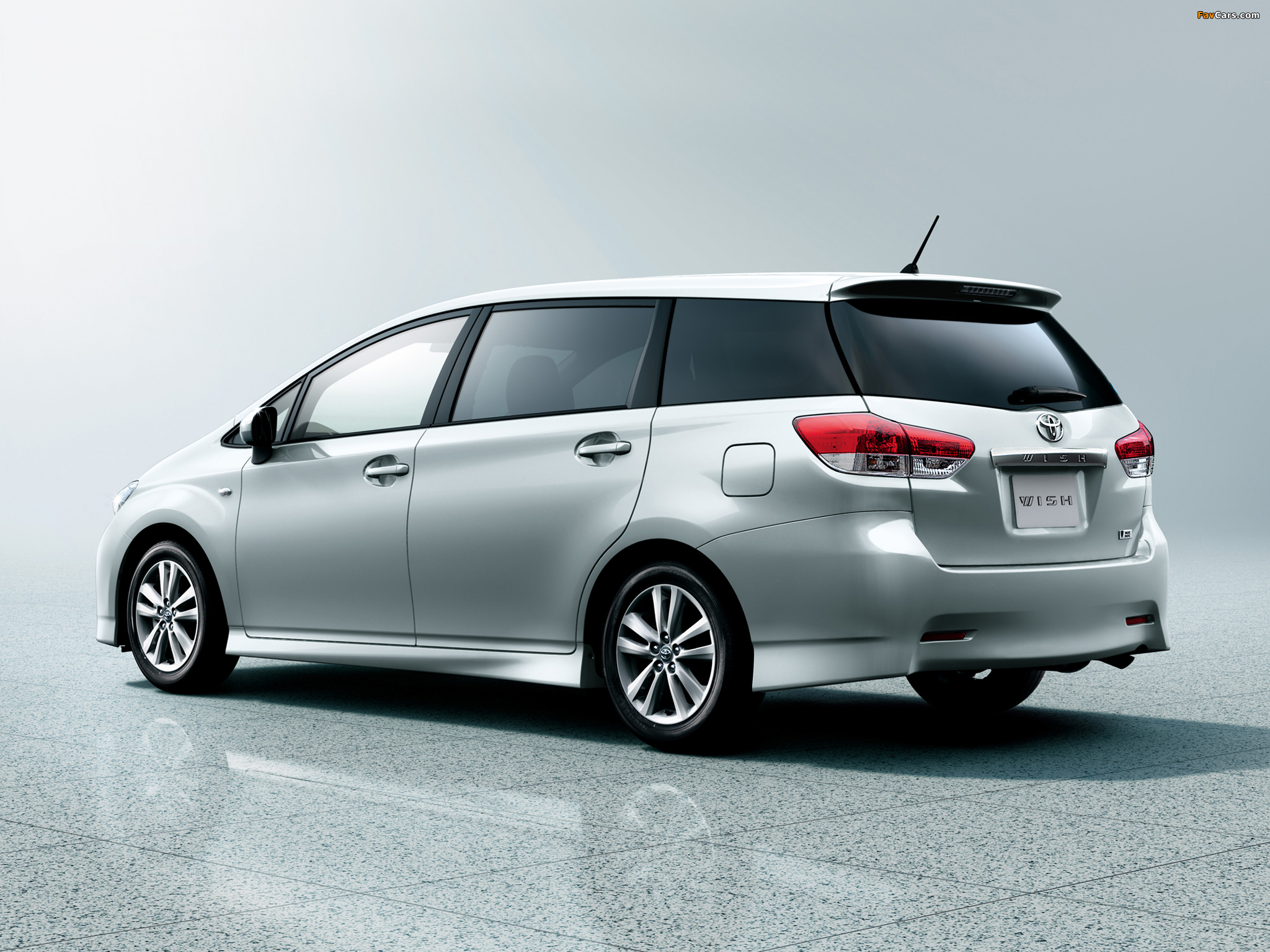 Toyota Wish 2009 wallpaper (2048x1536)