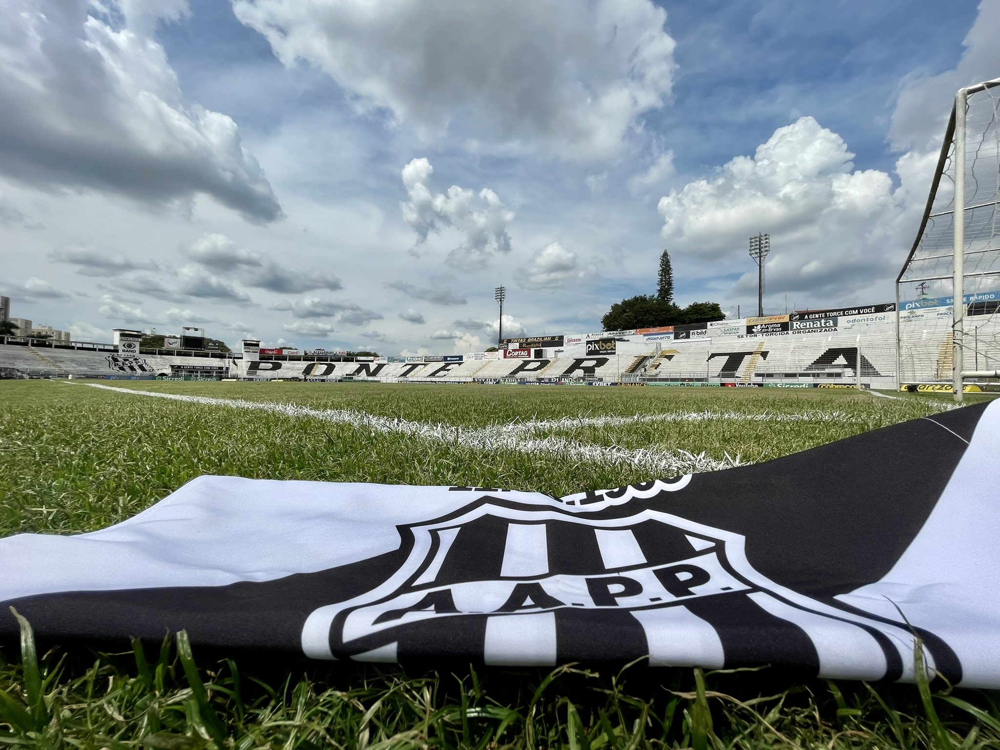 Ponte Preta Oficial DE PONTE PRETA, DIA DA NAÇÃO NO MAJESTOSO E NADA MAIS IMPORTA! ⚫️⚪️ #PONxITU #VamosPonte. .. #PixBet #CortagBrasil #OhAAgua Mais #BildDiagnóstico #GoCare #Husqvarna #TintasBrazilian #