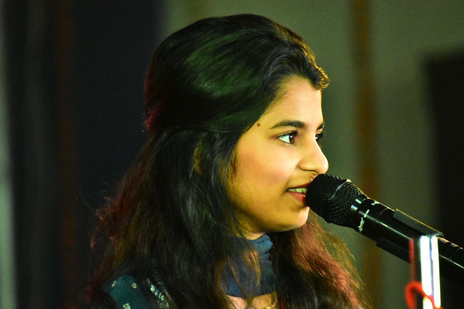 Maithili Thakur, Singer (13 Image)