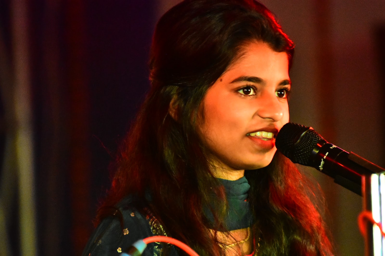 Maithili Thakur, Singer (13 Image)