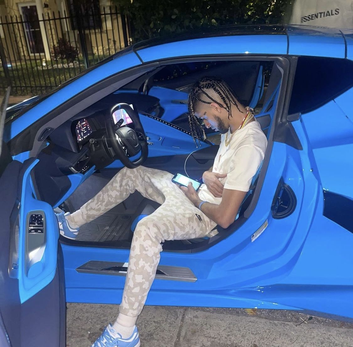 YovngChimi. Canvas collage, iPhone wallpaper glitter, Latin artists