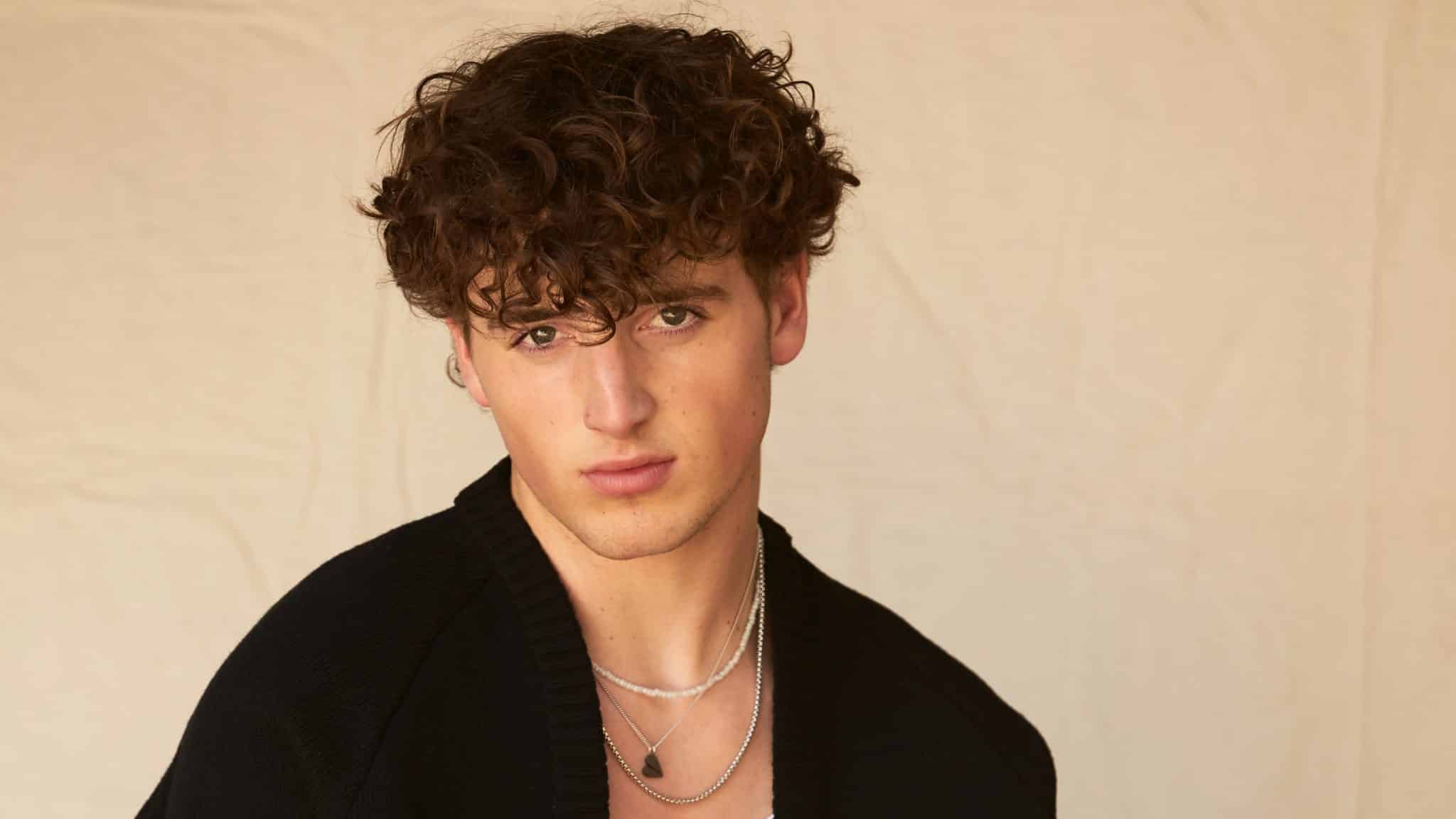 Benson Boone Pours Out His Heart On The Tender 'Better Alone' / News / Warner Music Australia