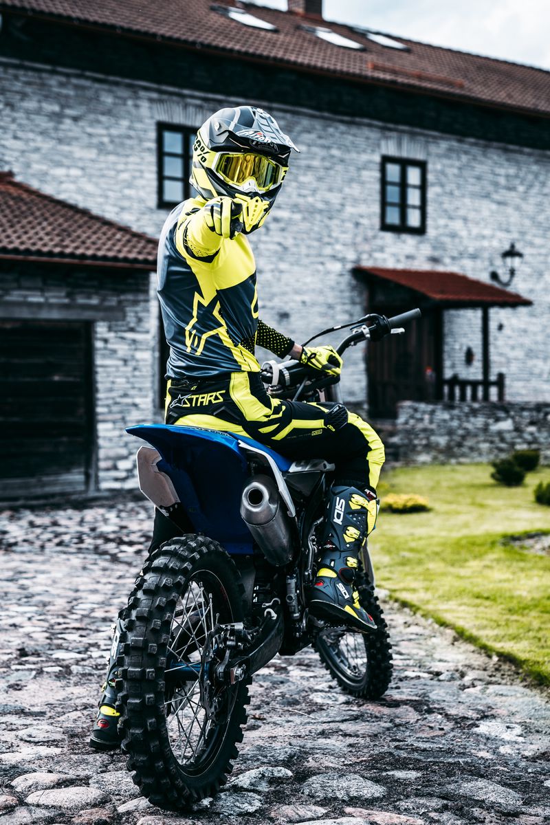 Download Wallpaper 800x1200 Motorcycle, Motorcyclist, Bike, Cross, Helmet Iphone 4s 4 For Parallax HD Background