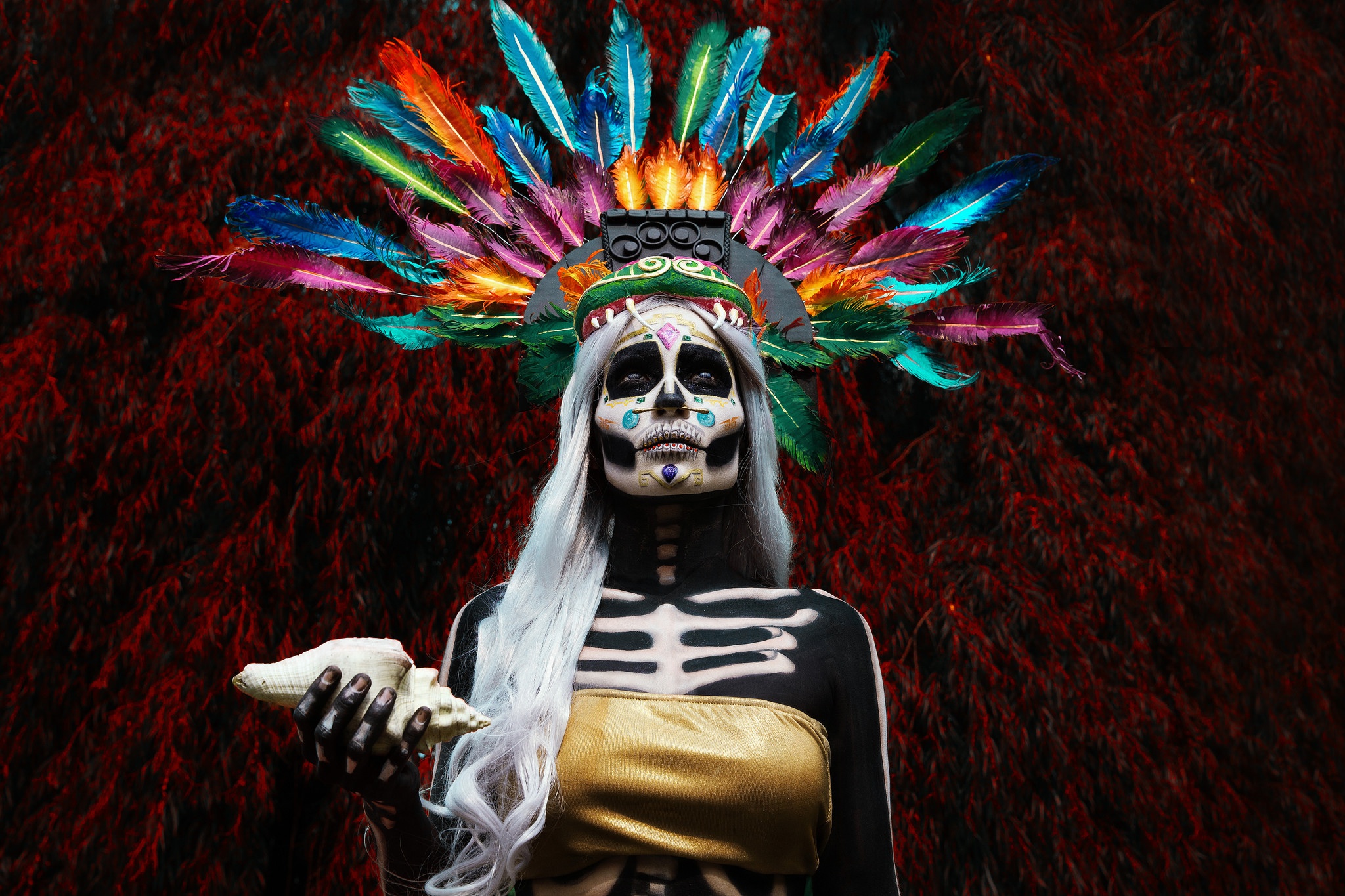 Wallpaper, Dia de los Muertos, skull, women, feathers, face, colorful 2048x1365