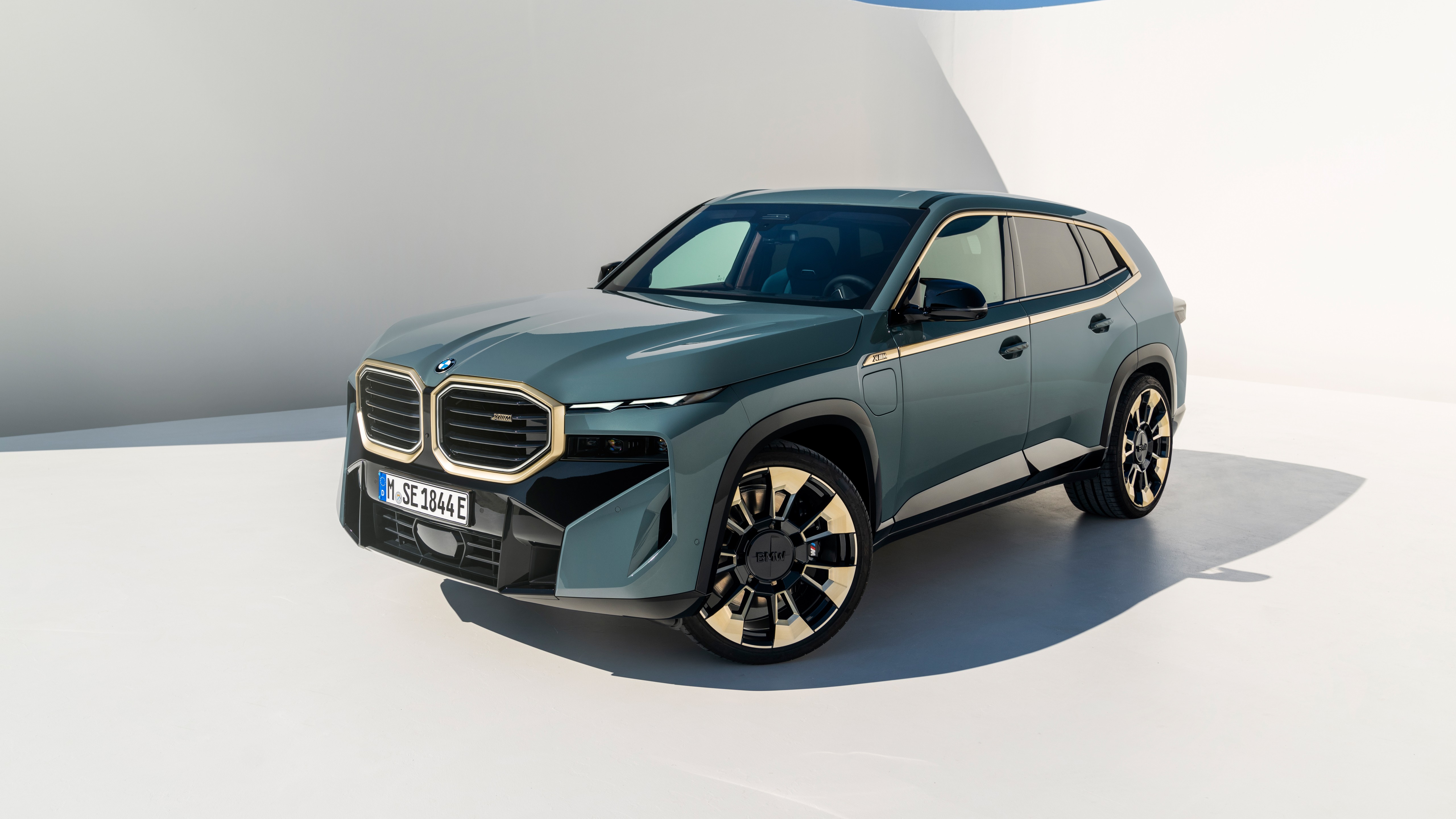 BMW XM 2023 4K 8K 2 Wallpaper Car Wallpaper