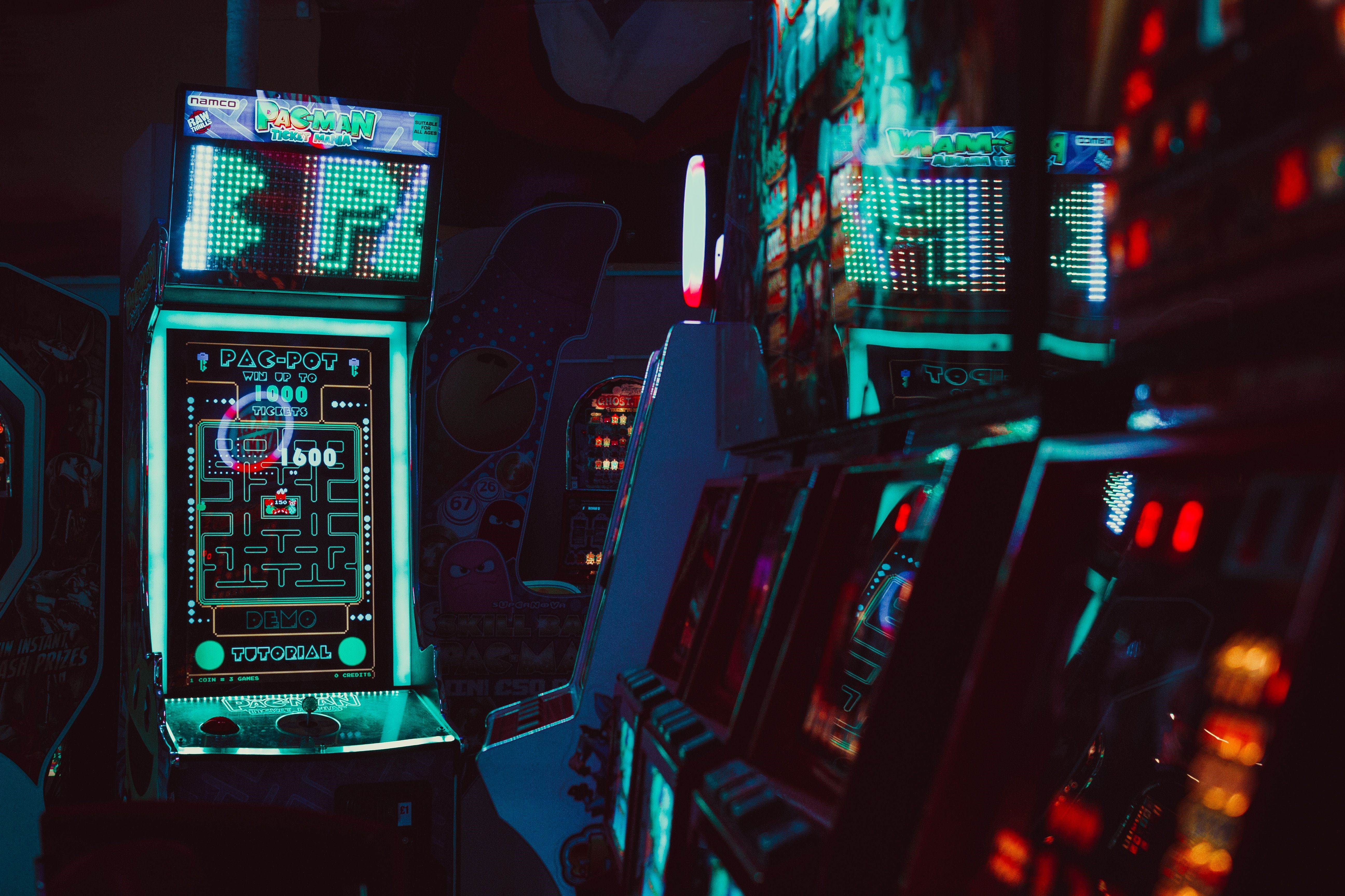 4K, Retro Games, Arcade, Pac Man, Retro Console, Photography, Pacman, Retro Computers Gallery HD Wallpaper
