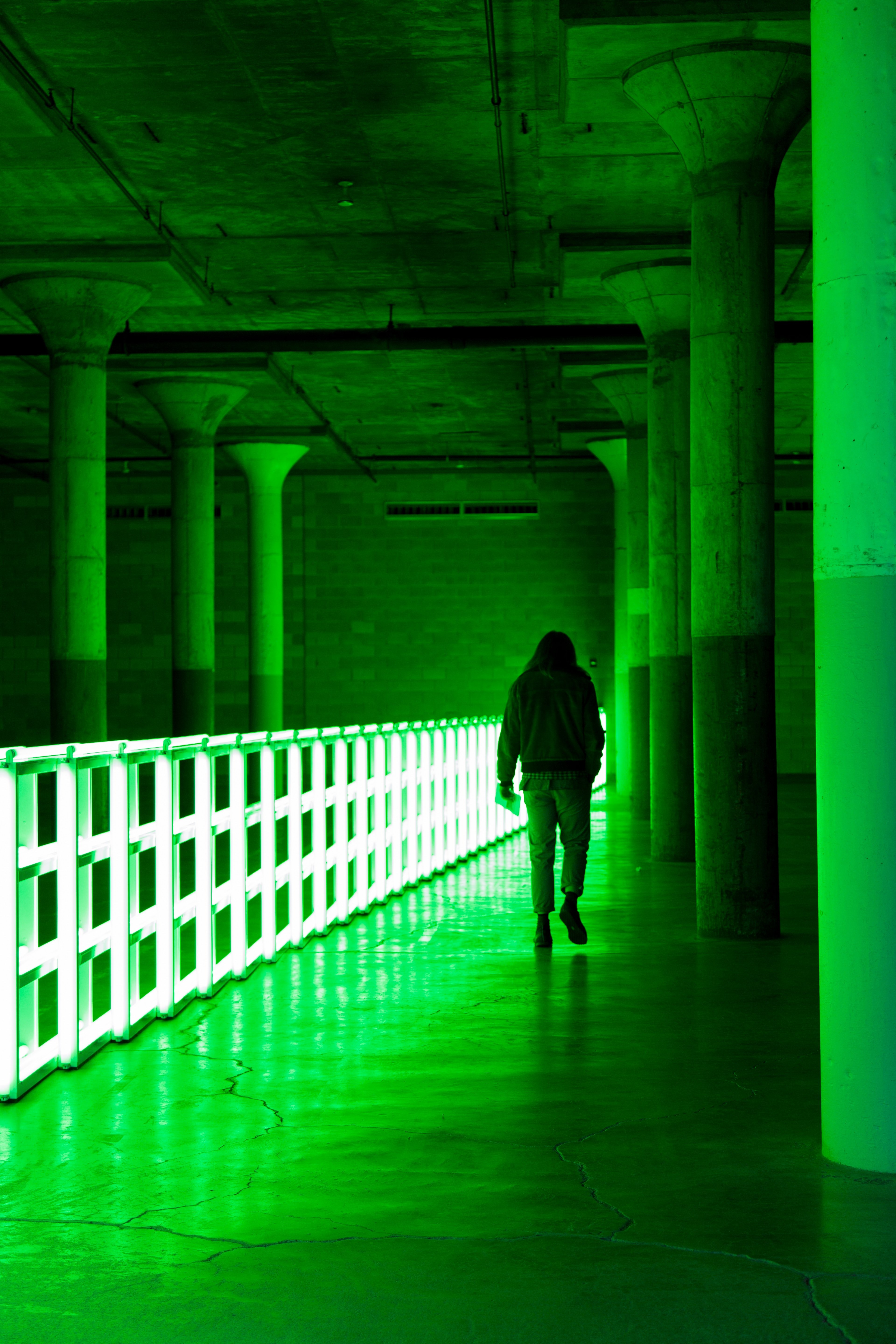 Wallpaper / green neon light 4k wallpaper free download