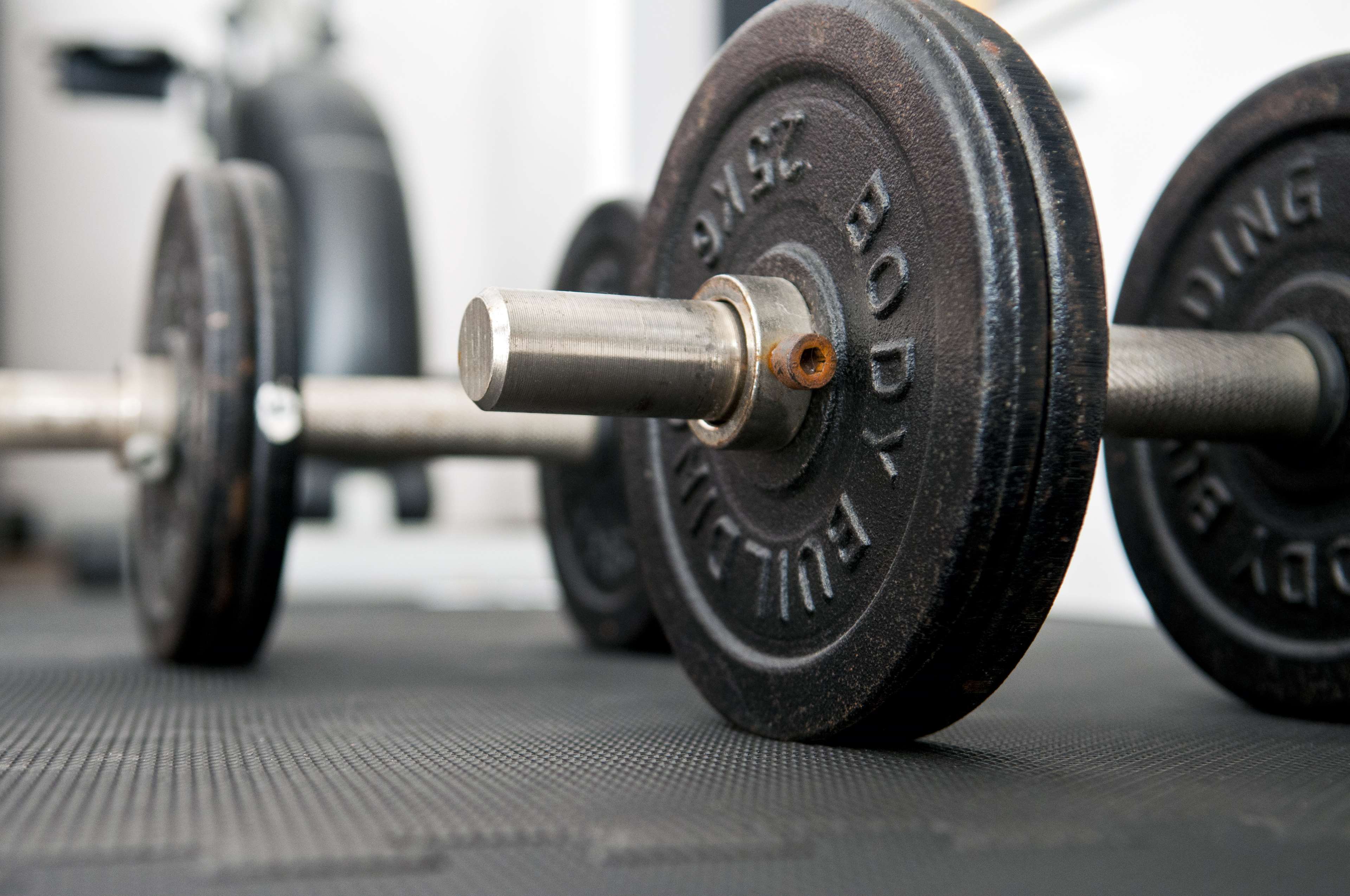 bodybuilding, dumbbells, iron, metal, rust, training 4k wallpaper