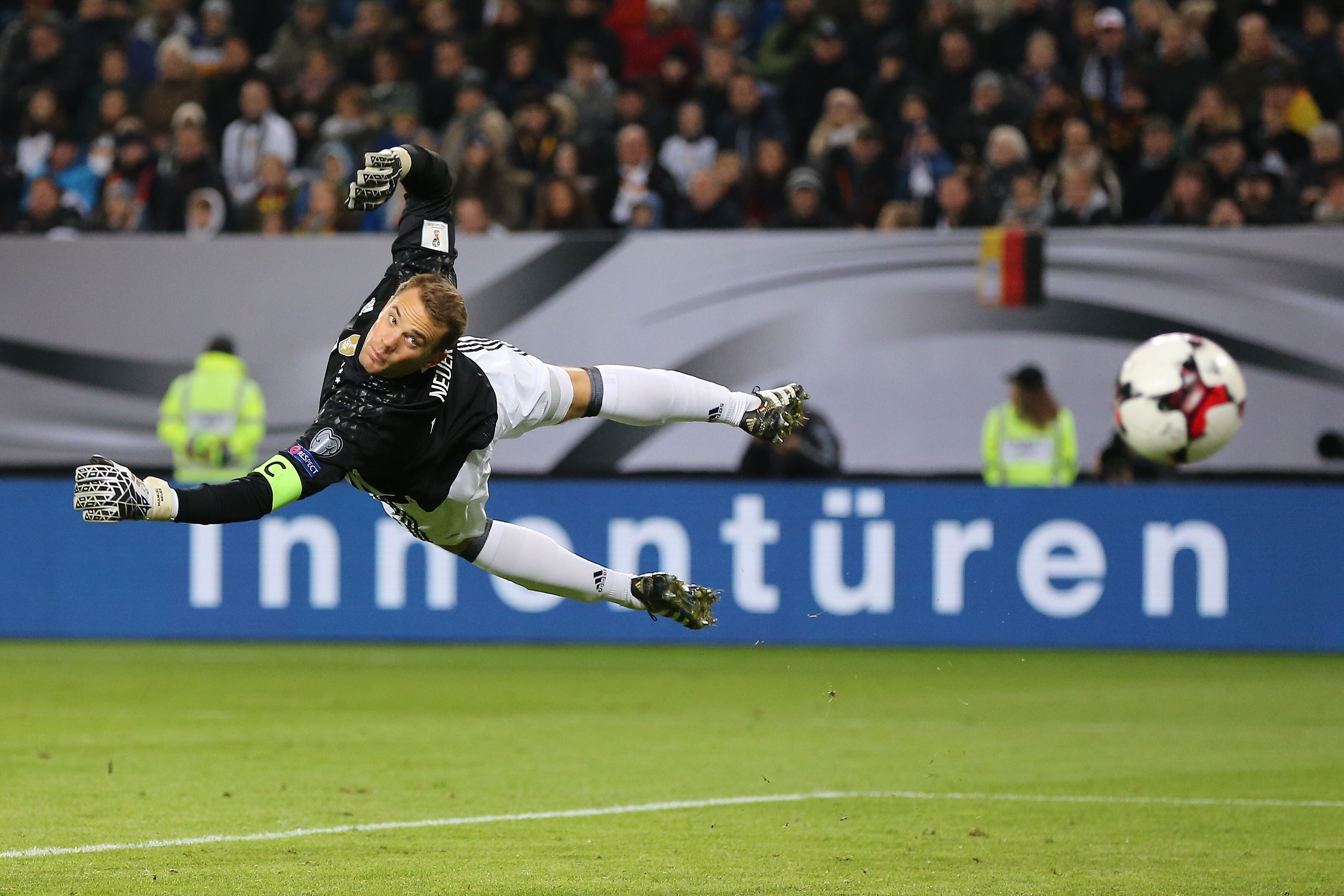 Manuel Neuer in FIFA World Cup 2018 4K Wallpaper