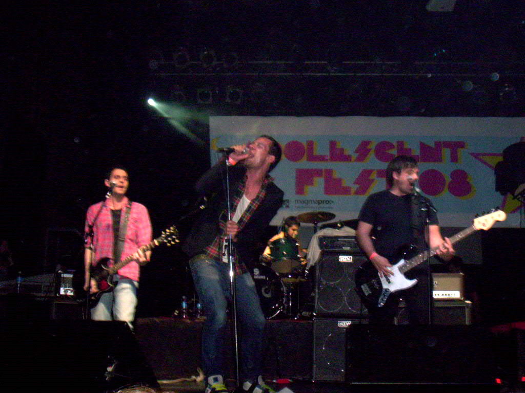ADOLESCENT FEST 2008 034. FOTOS DE TAN BIONICA!
