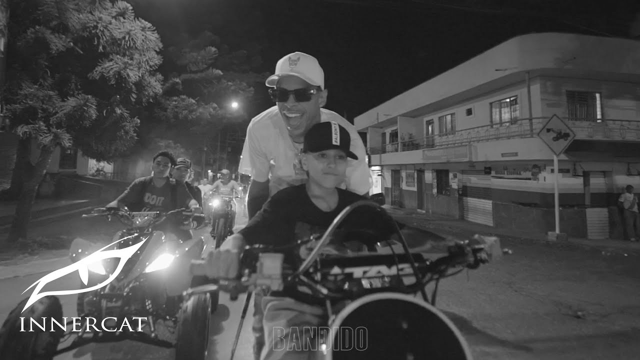 Jamby El Favo (Official Video)