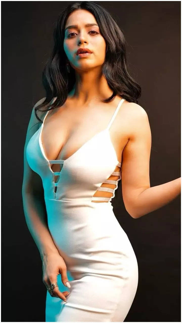 Soundarya Sharma's pics from the photohoot