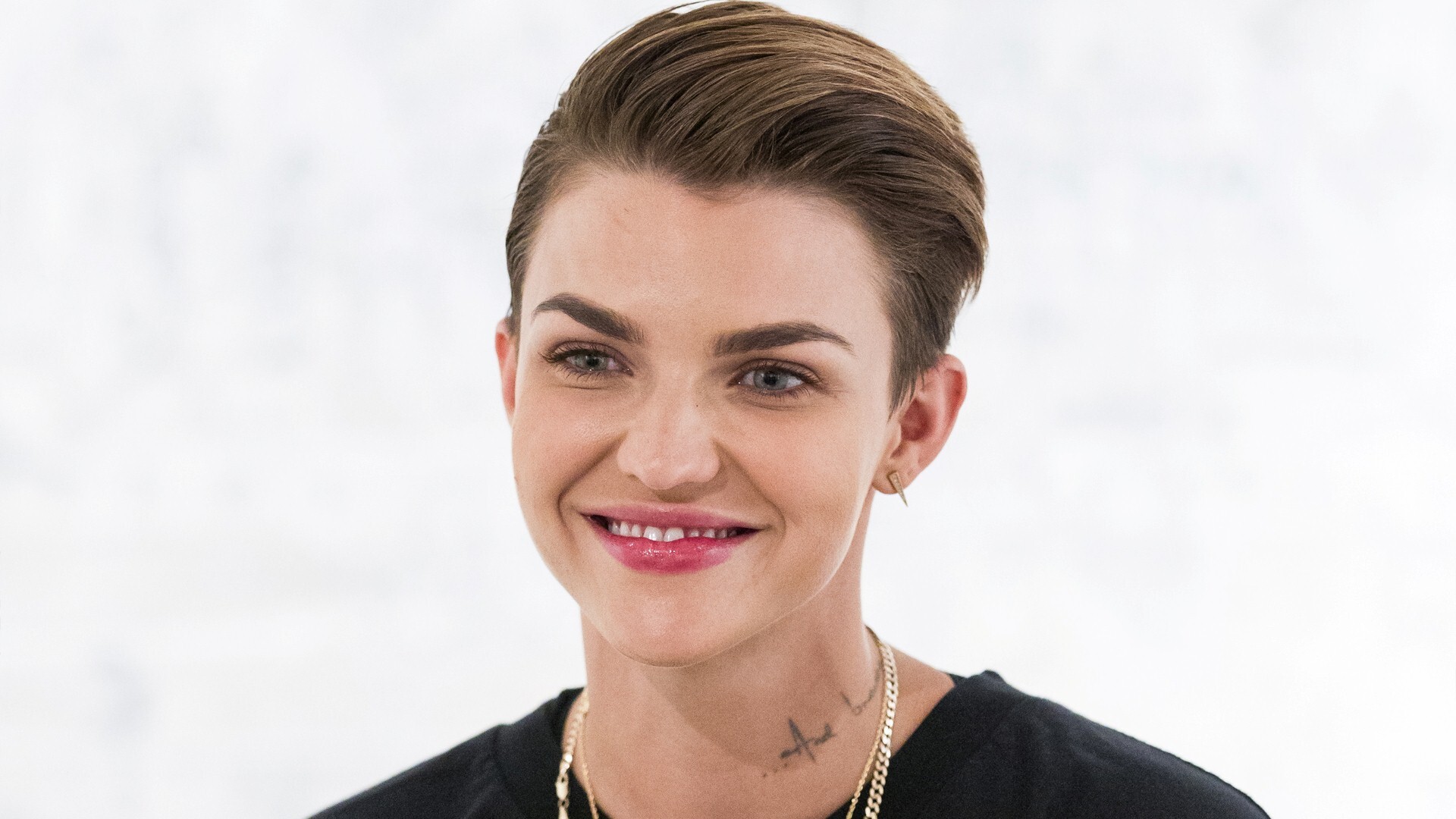 Beautiful Ruby Rose HD Wallpaper