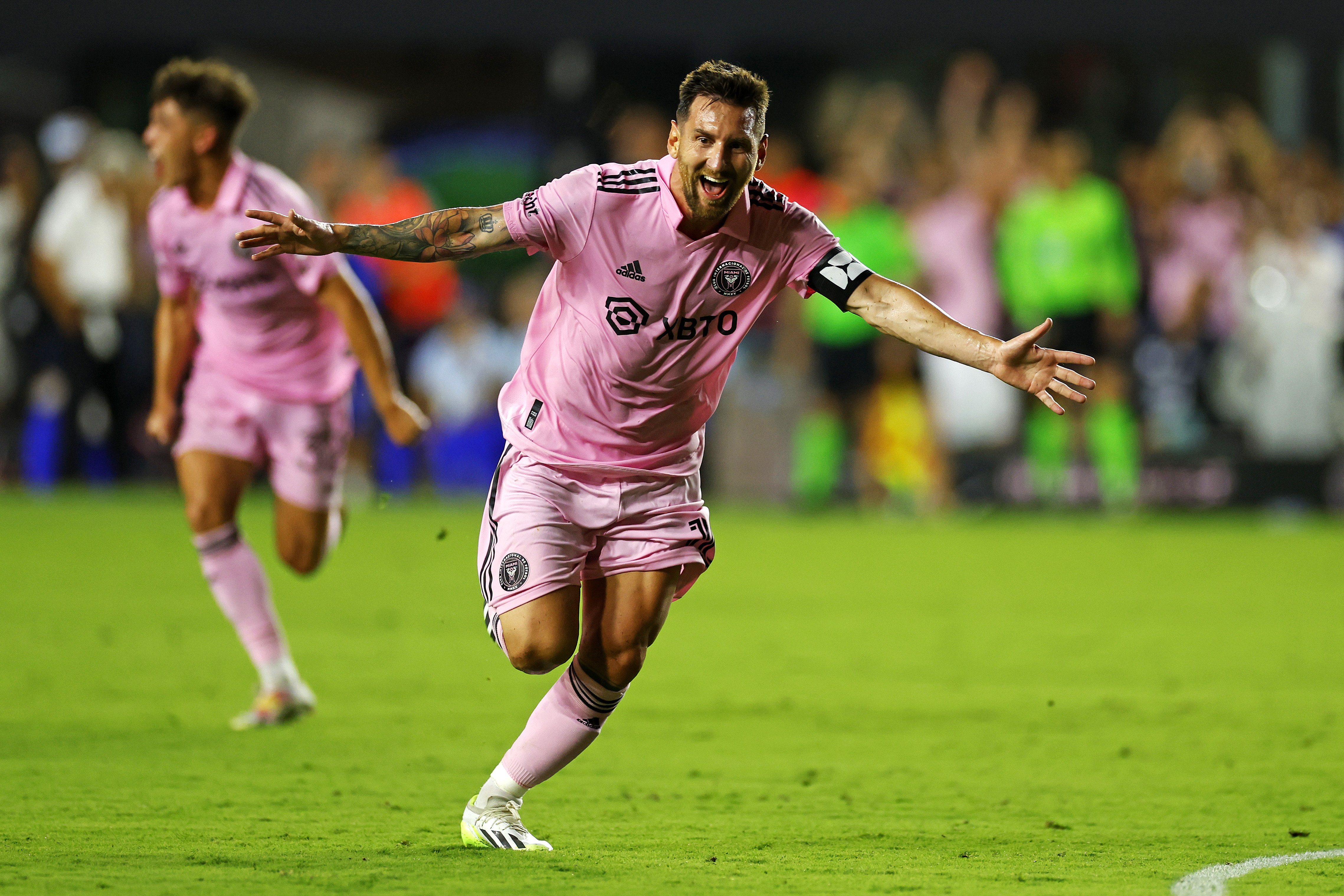 Lionel scores spectacular late winner on Inter Miami debut