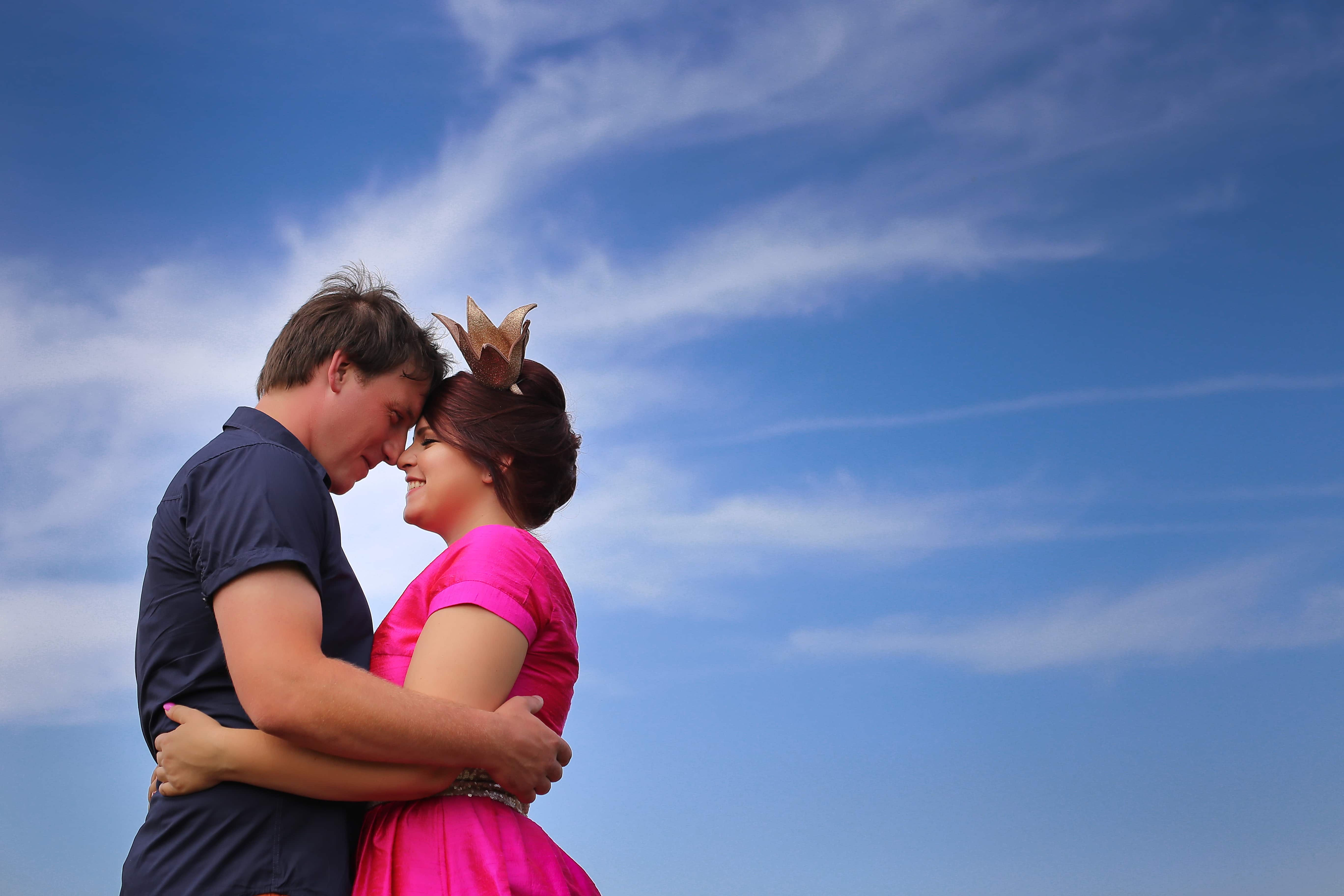 Free picture: girlfriend, boyfriend, kiss, hug, princess, prince, summer, outdoors, love, nature