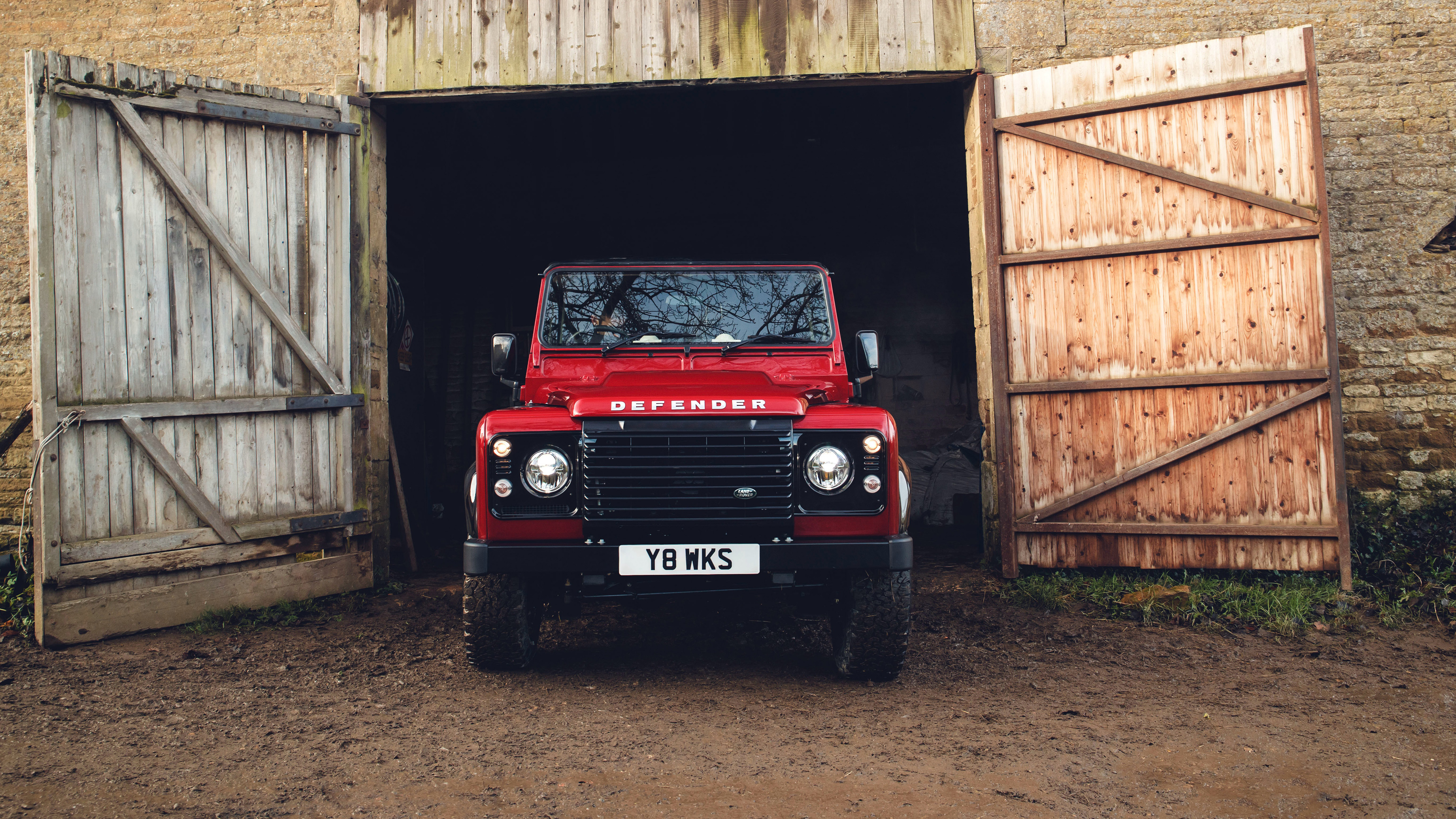Land Rover Defender 90 Works V8 4K 2 Wallpaper Car Wallpaper