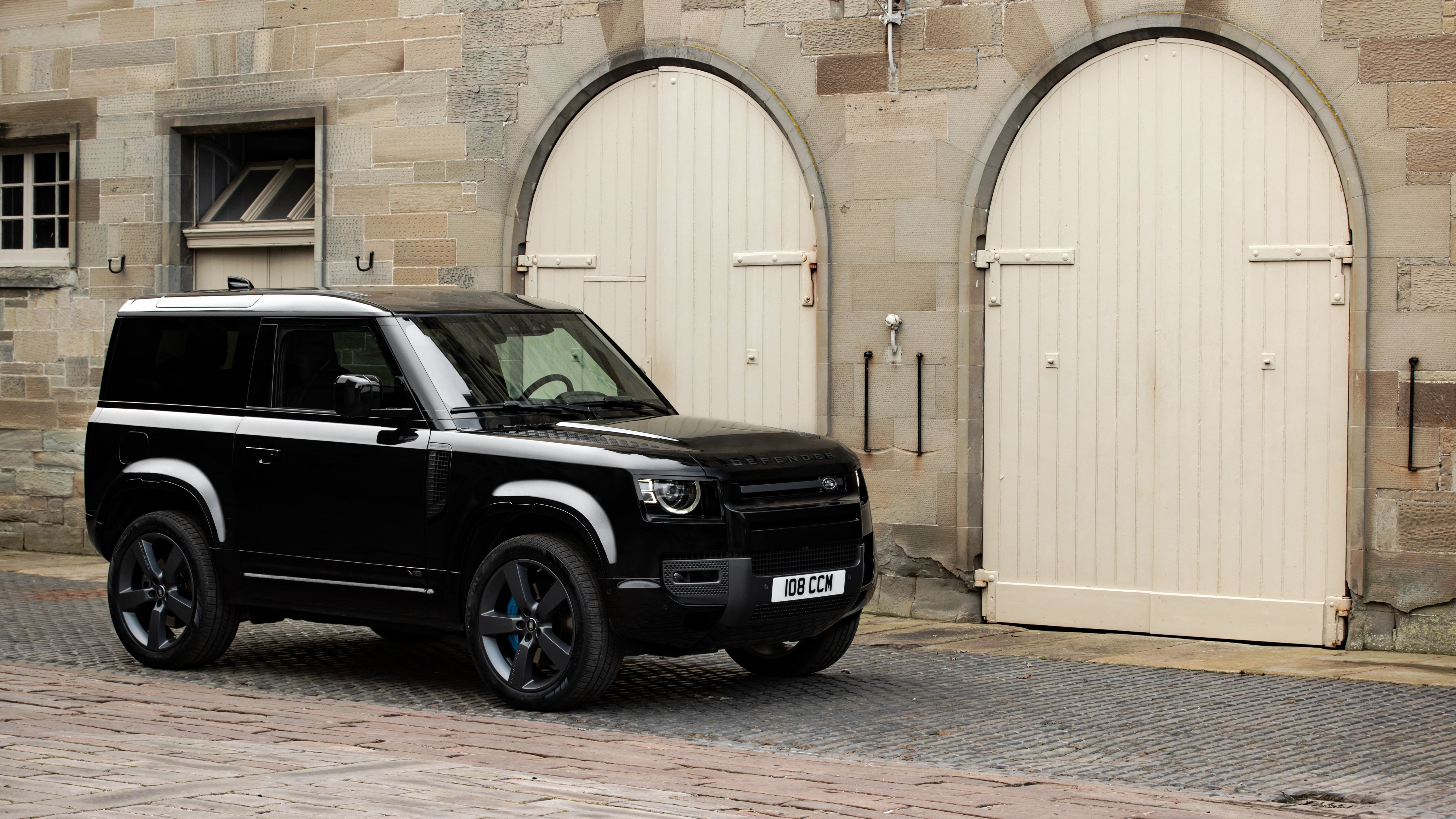 Land Rover Defender 90 V8 Carpathian Edition Wallpaper 5K