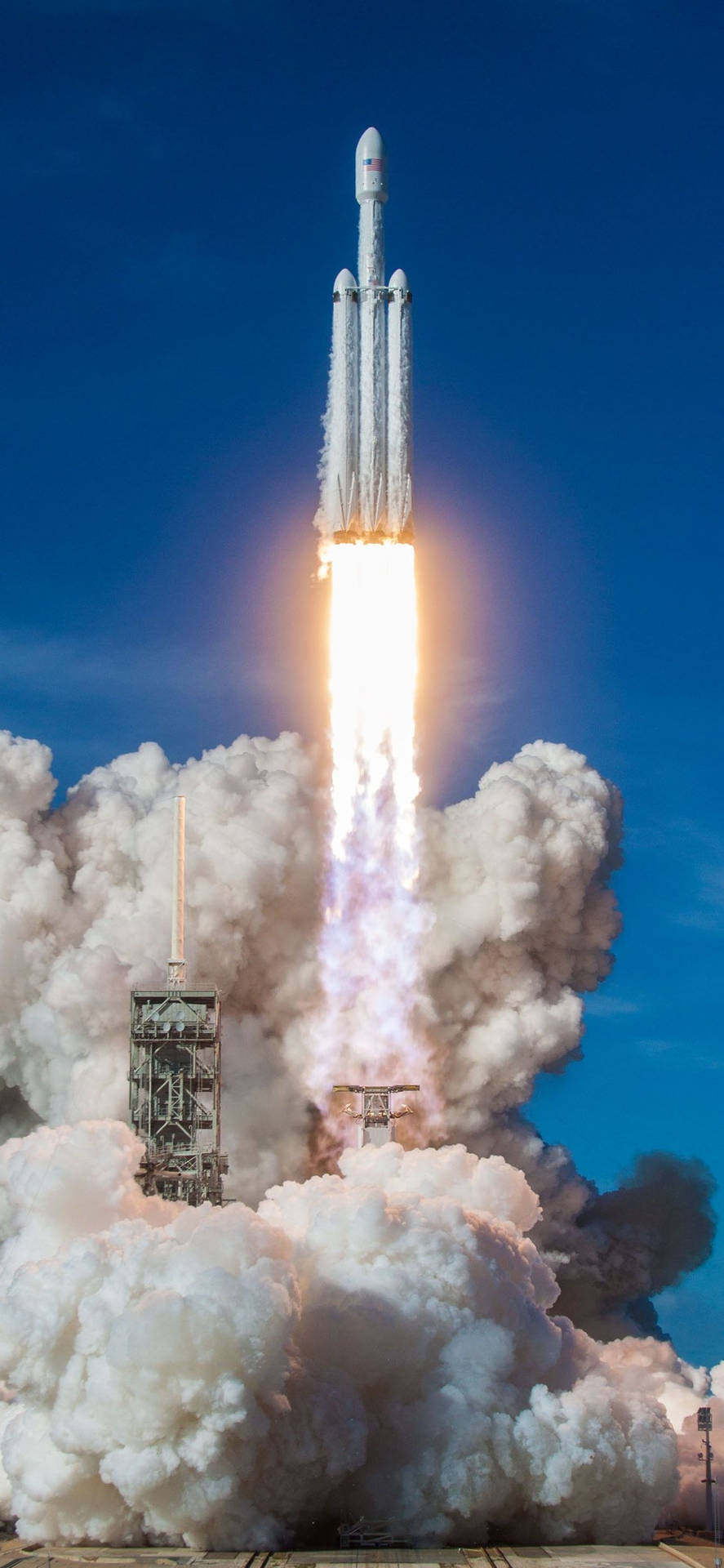 SpaceX Falcon Heavy Launch Wallpaper