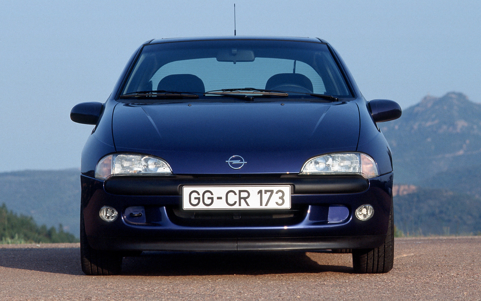 Opel Tigra and HD Image