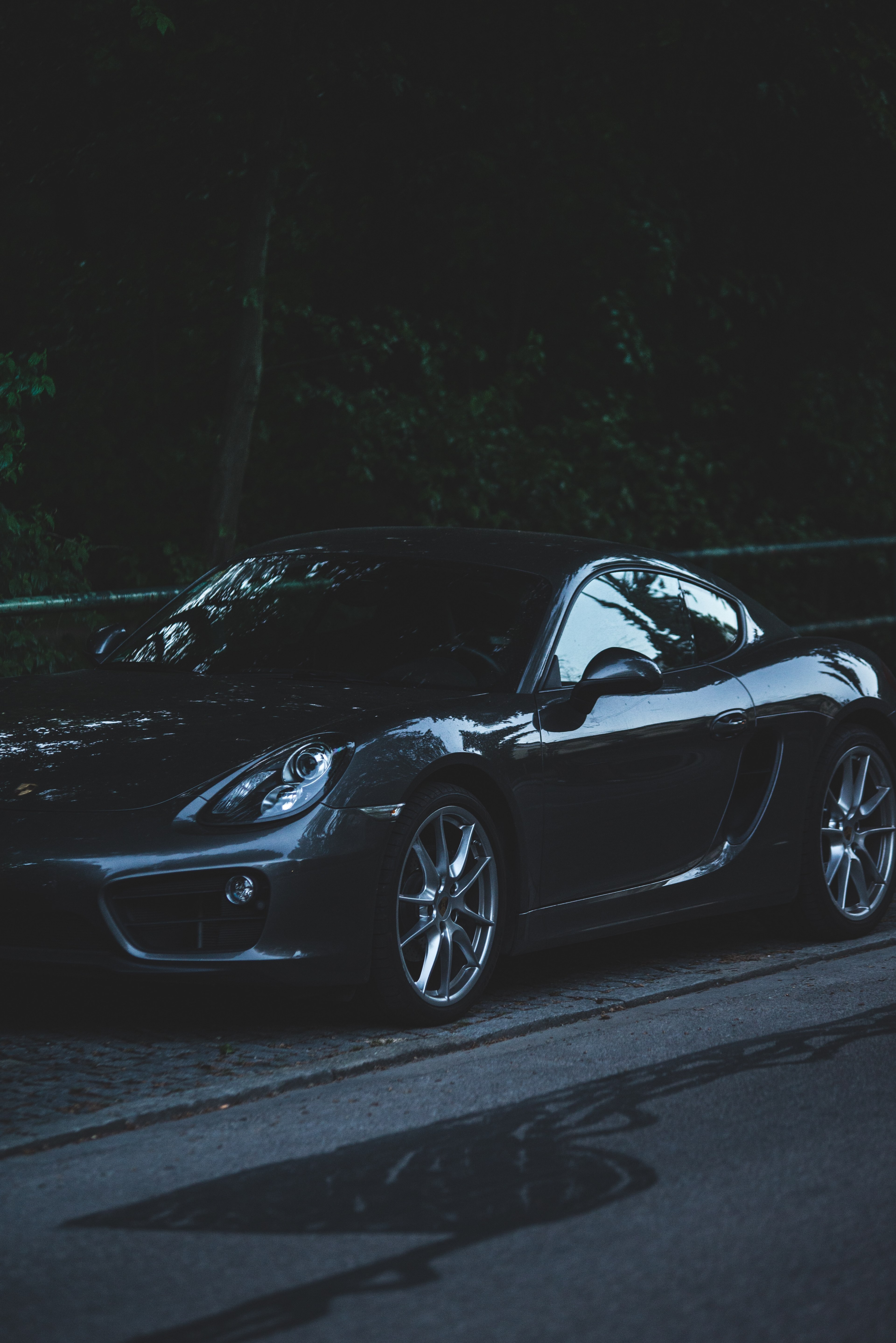 Wallpaper / a parked car at night, _parked car dark picture 4k wallpaper free download