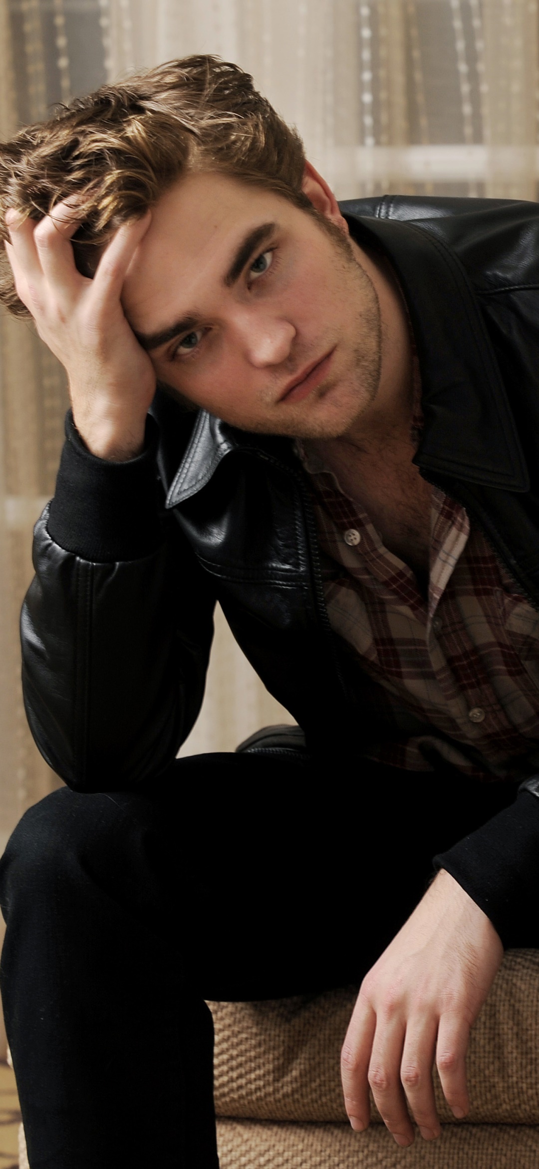Wallpaper / Celebrity Robert Pattinson Phone Wallpaper, , 1080x2340 free download