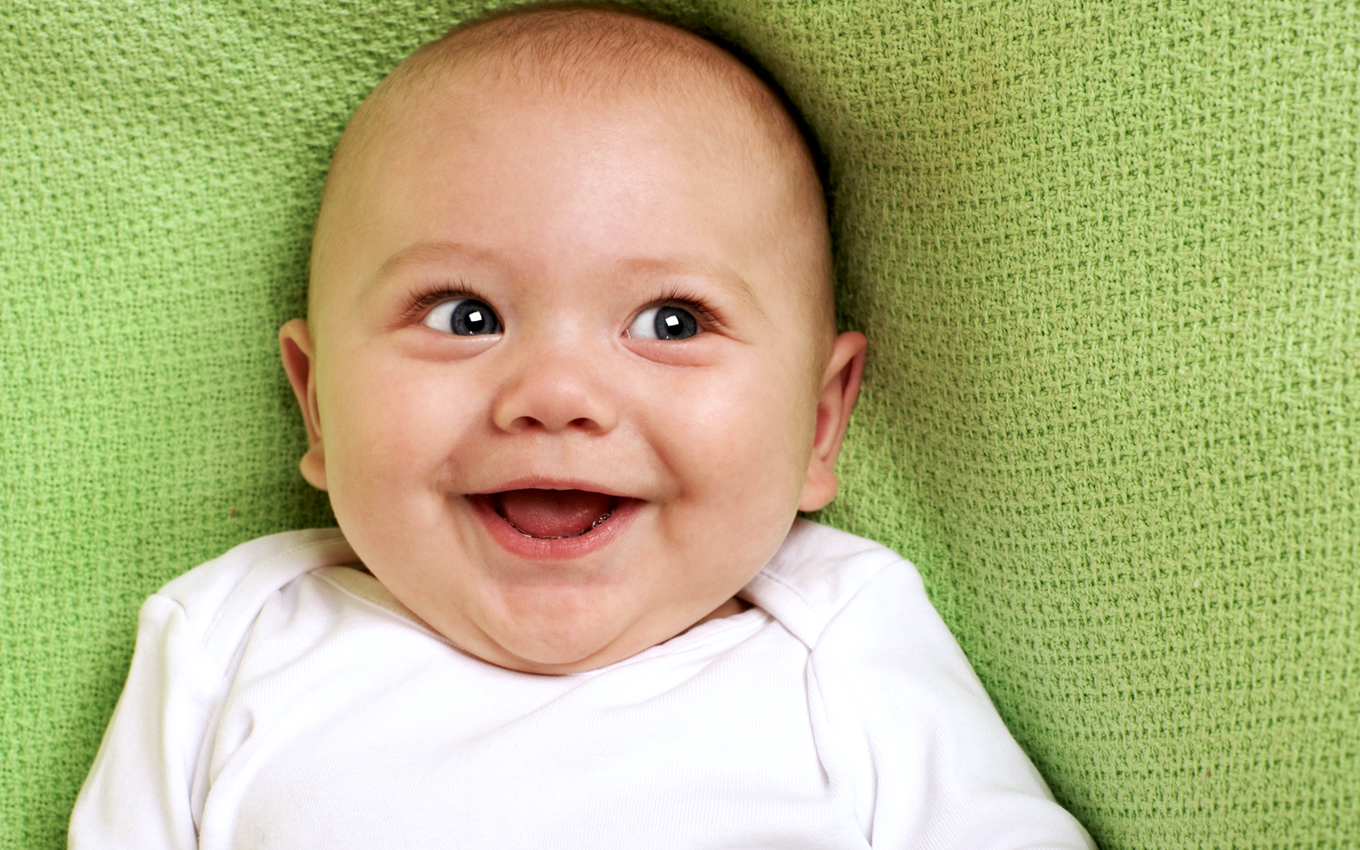 Laughing Baby Wallpaper