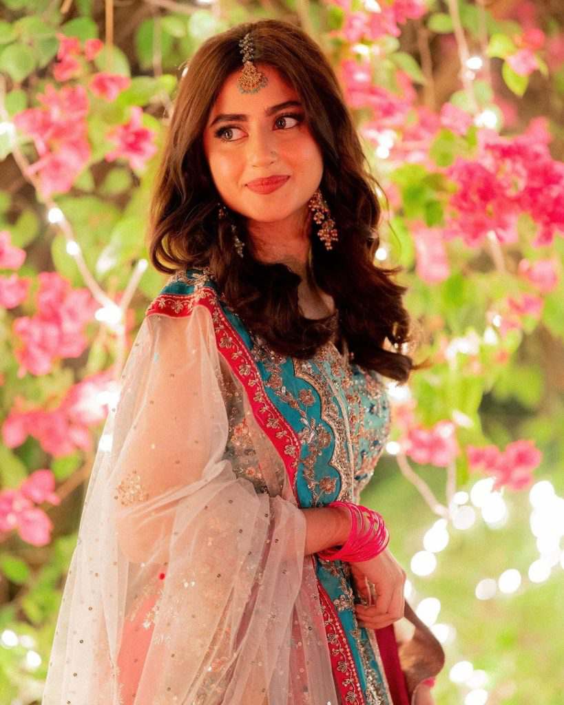 Saboor Aly Posts Cute Family Wedding Photo Featuring Sajal Aly, Ali Ansari, and Aly Syed