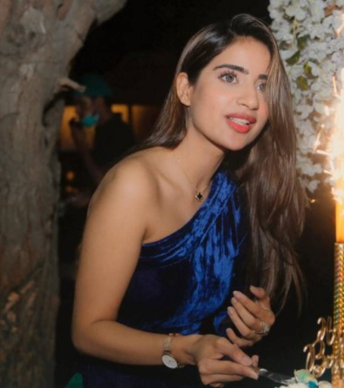 Saboor Aly celebrates 26th birthday in style