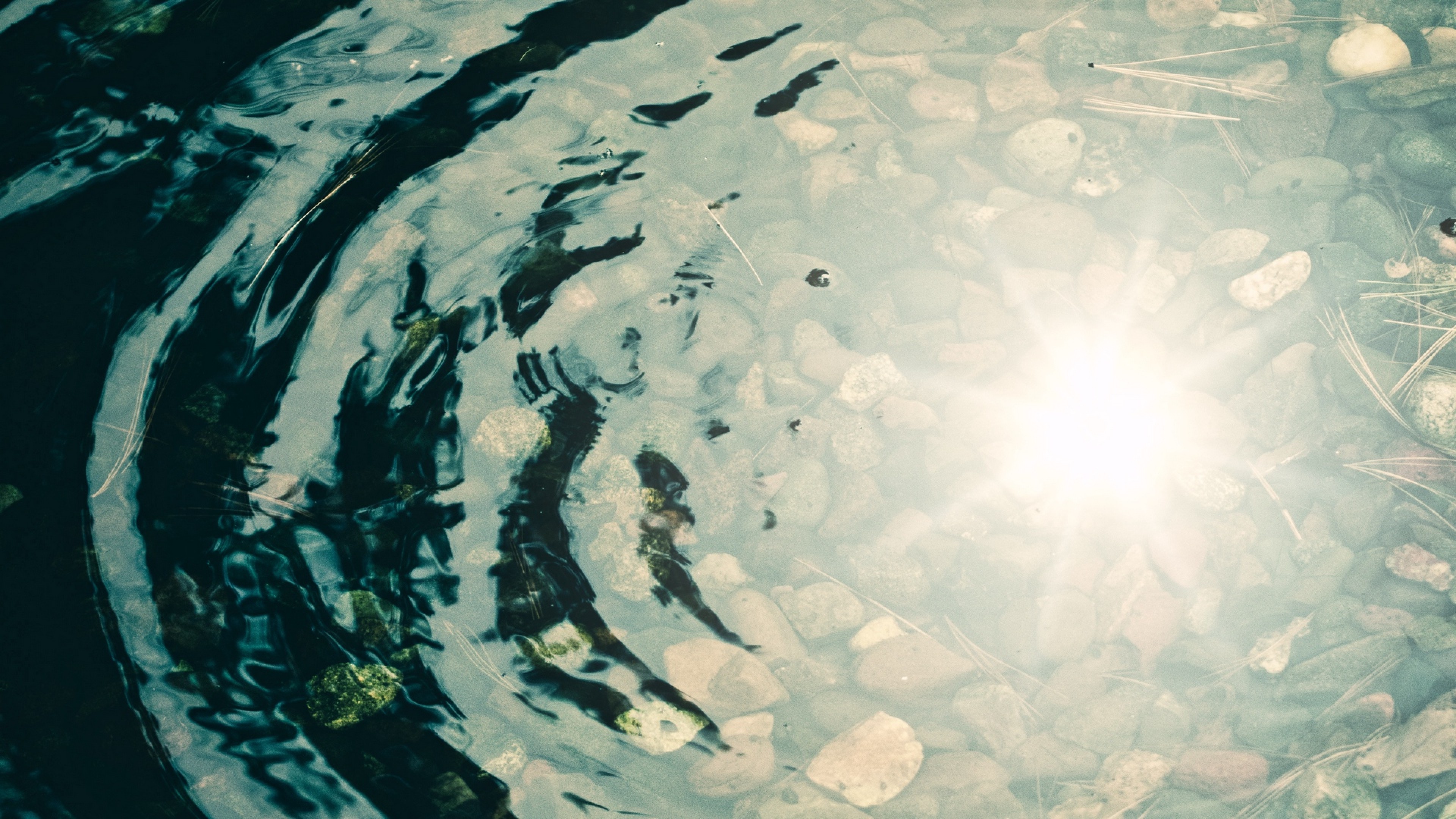 Transparent water pebbles HD Wallpaper 4K Ultra HD