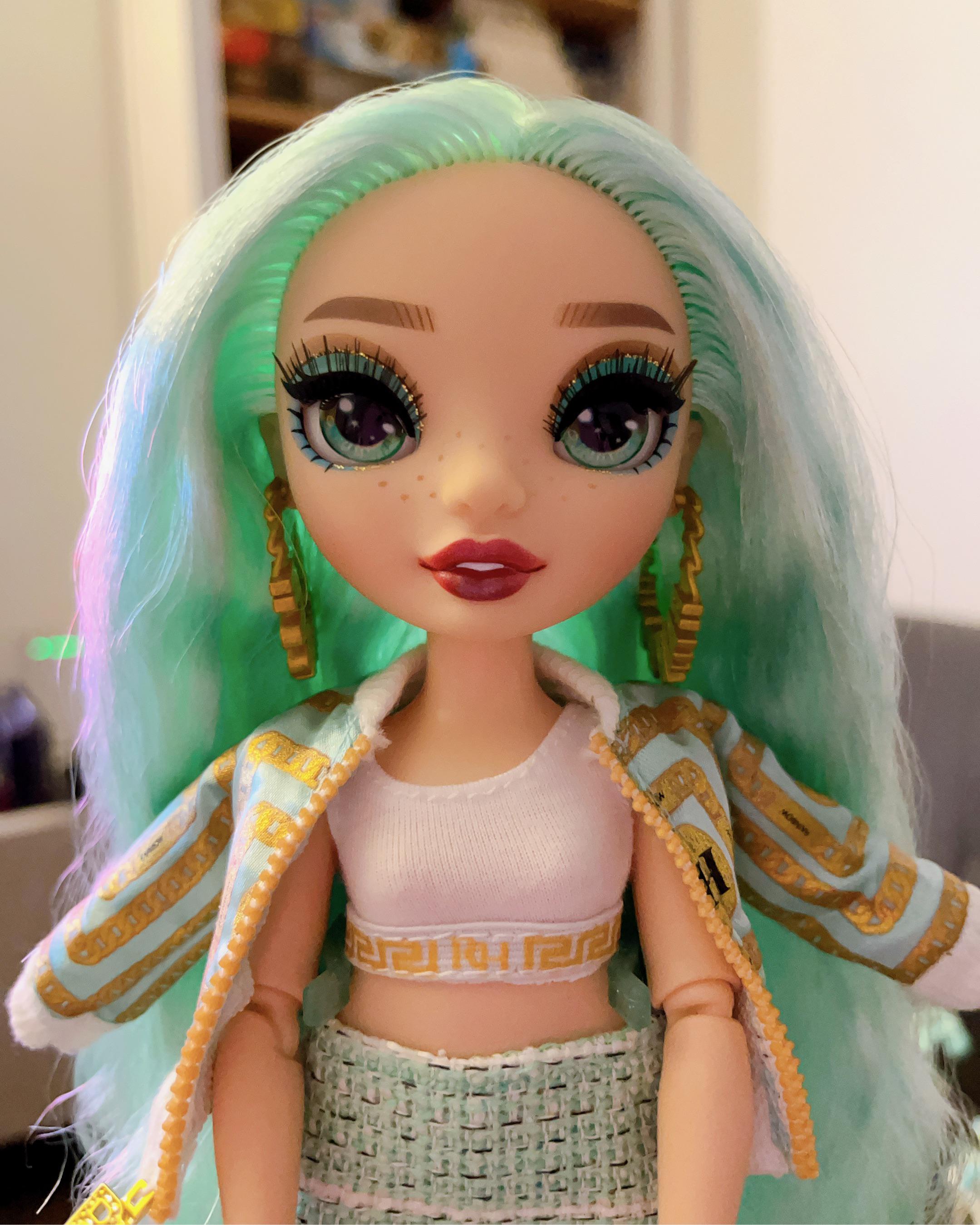 Dark Lip Daphne Minton