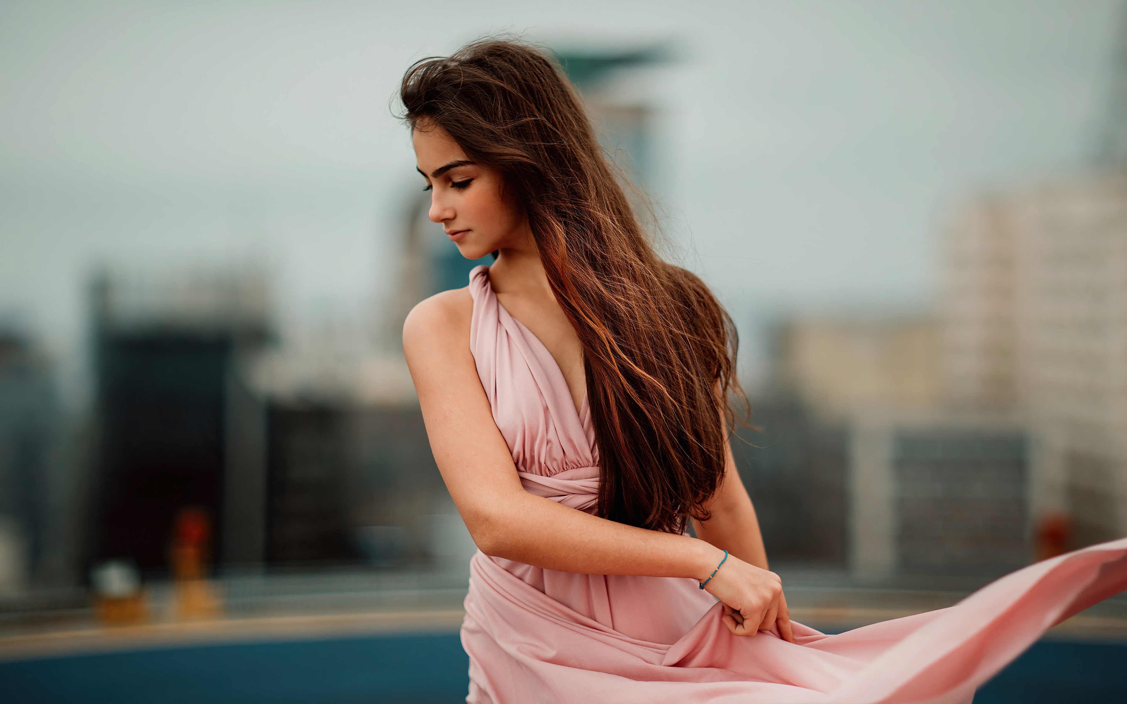 Wallpaper 4k Girl Pink Dress Looking Side 4k Wallpaper