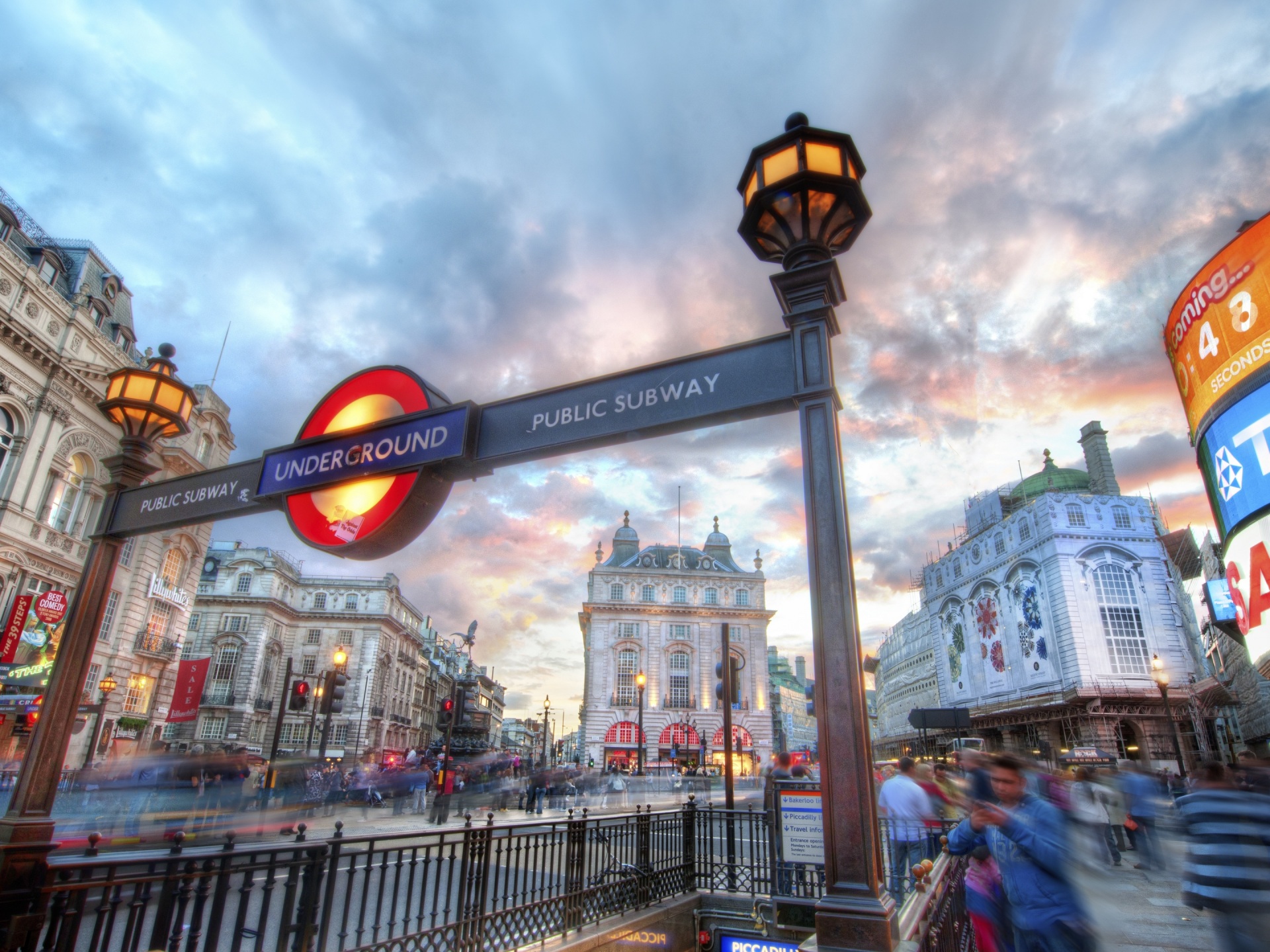 Wallpaper 4k street cars, street, city, people, windows, subway, signs, houses, london 4k Wallpaper