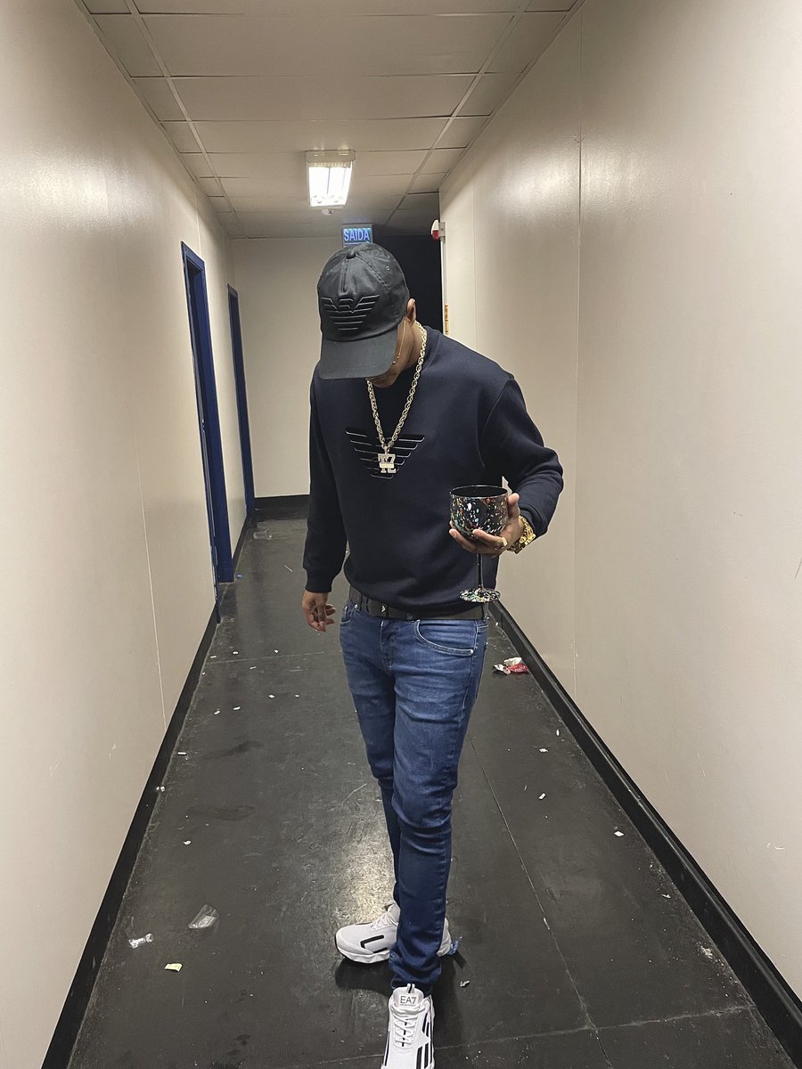 Twitter 上的Tz da Coronel：Trajado e doutrinado