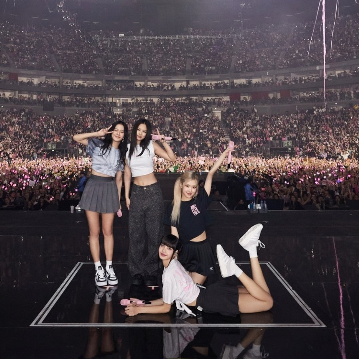 BLACKPINK Gathers The Hottest Fashion Brands During Its 'BORN PINK' Concert In Paris. YAAY K POP