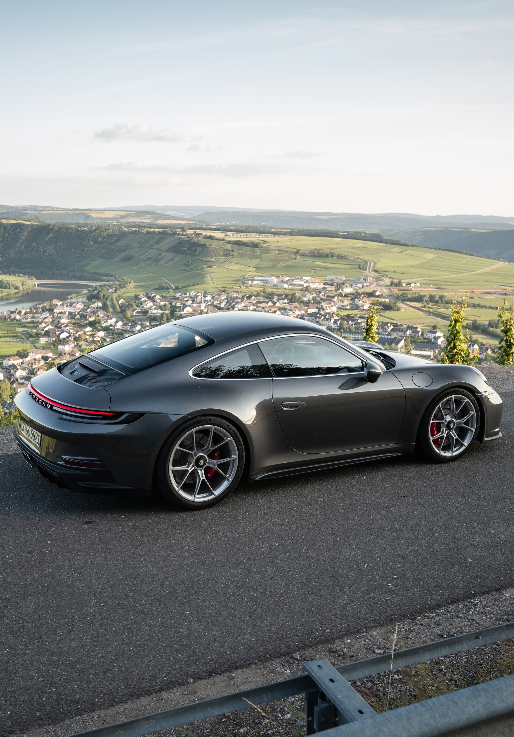 Wallpaper / Vehicles Porsche 911 GT3 Phone Wallpaper, Porsche 911, 1668x2388 free download