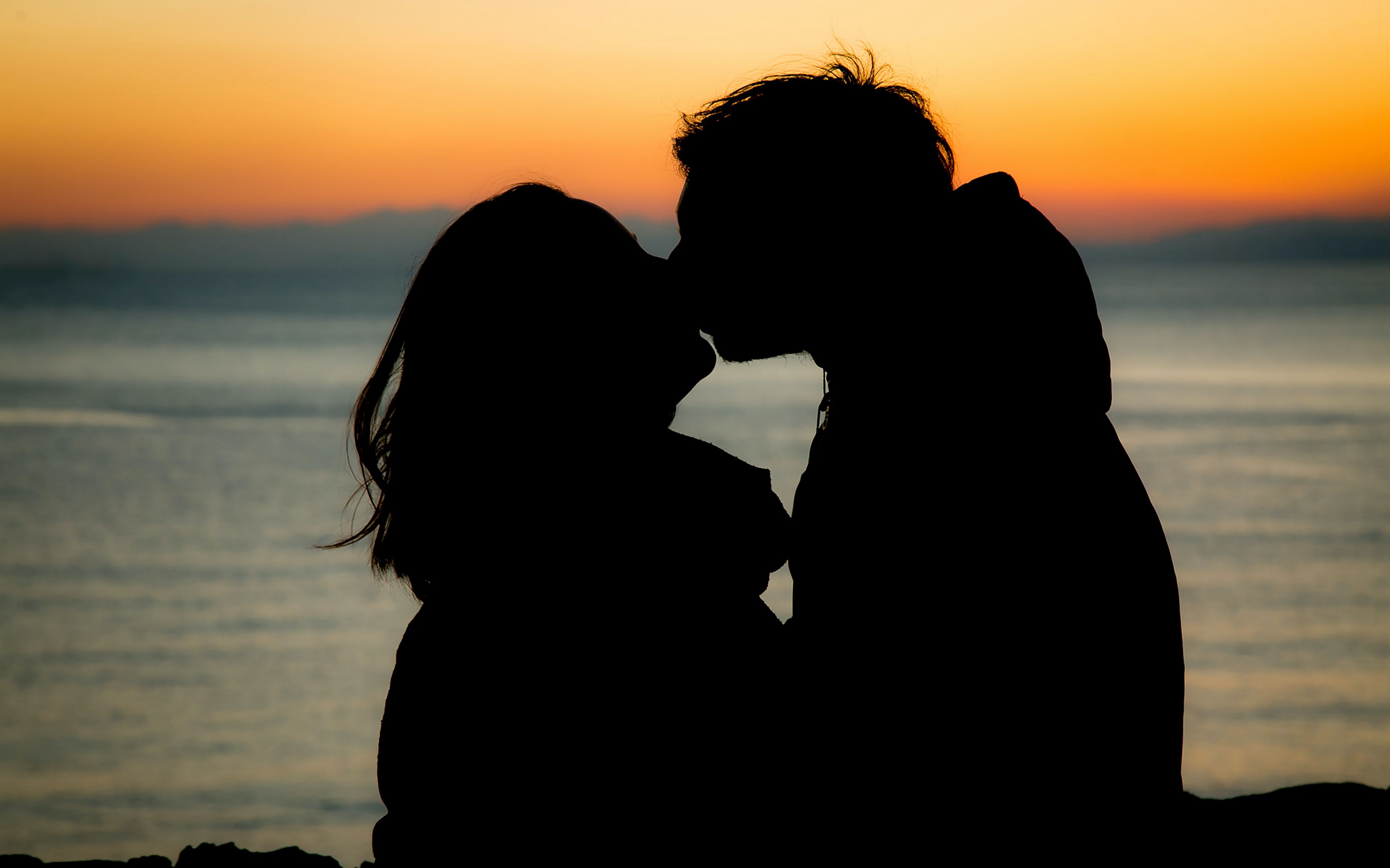 Download wallpaper 3840x2400 couple, silhouettes, kiss, love, romance, dark 4k ultra HD 16:10 HD background