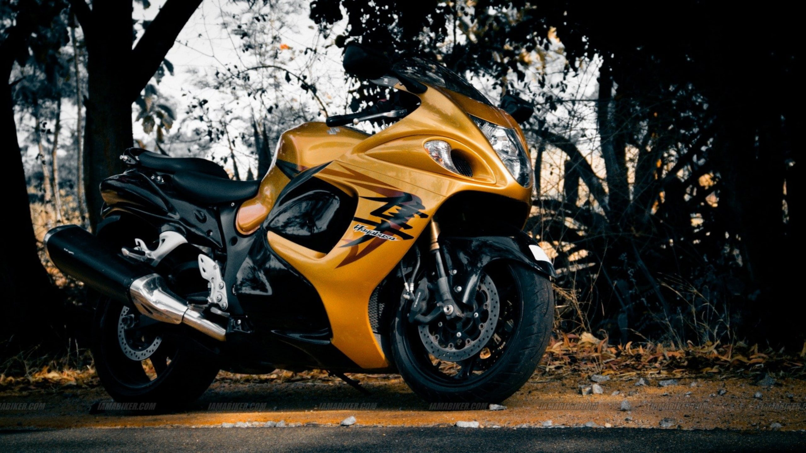 Suzuki Motorcycle [4K] Wallpaper
