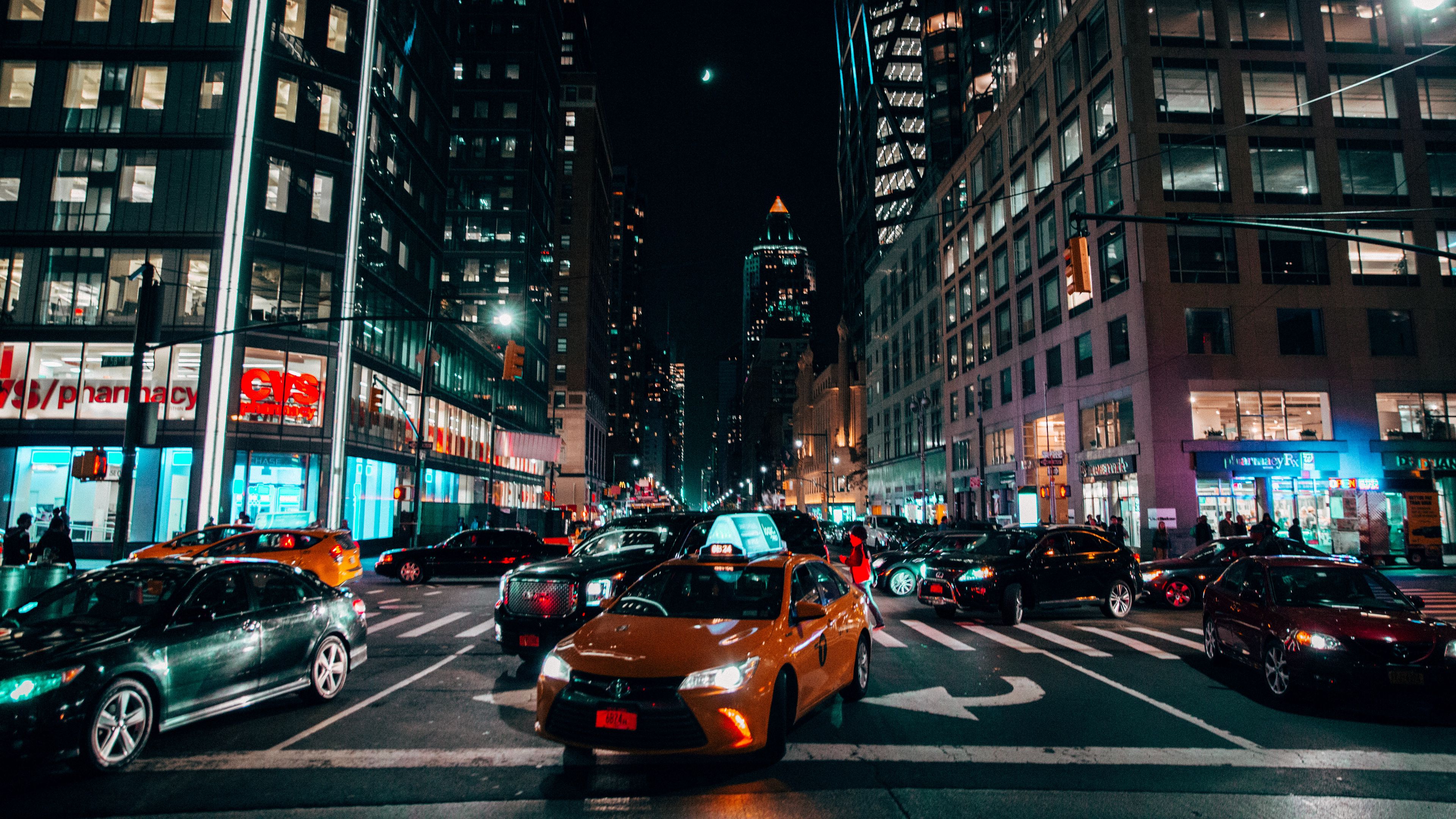 Wallpaper / night city, cars, traffic, 4k free download