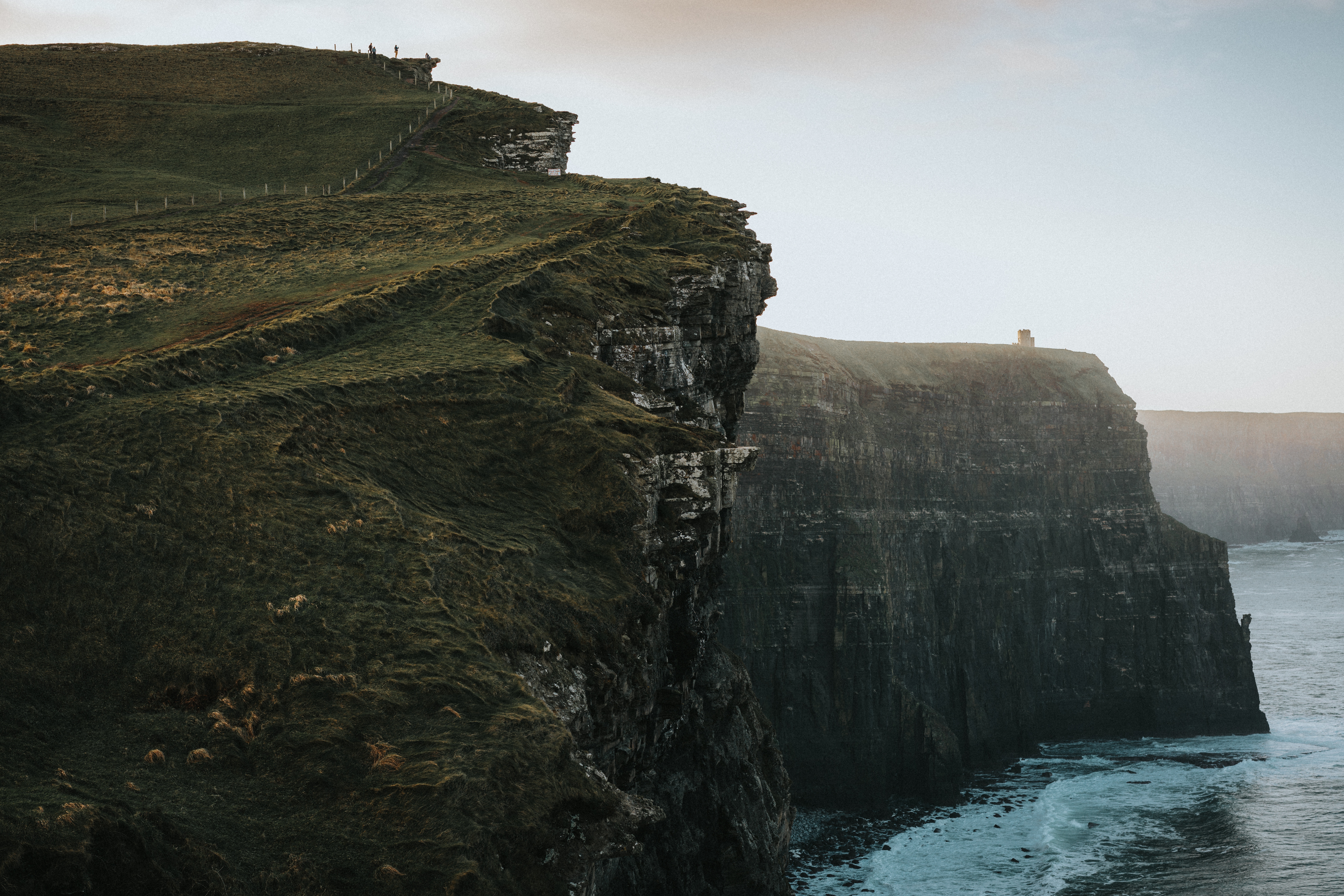 7952x5304 amazing wallpaper, desktop background, surf, PNG image, moss, rocky, wallpaper, rock, explore, adventure, climber, film, water, coast, ireland, mountain, castle, desktop wallpaper, desktop background, wallpaper, cliff