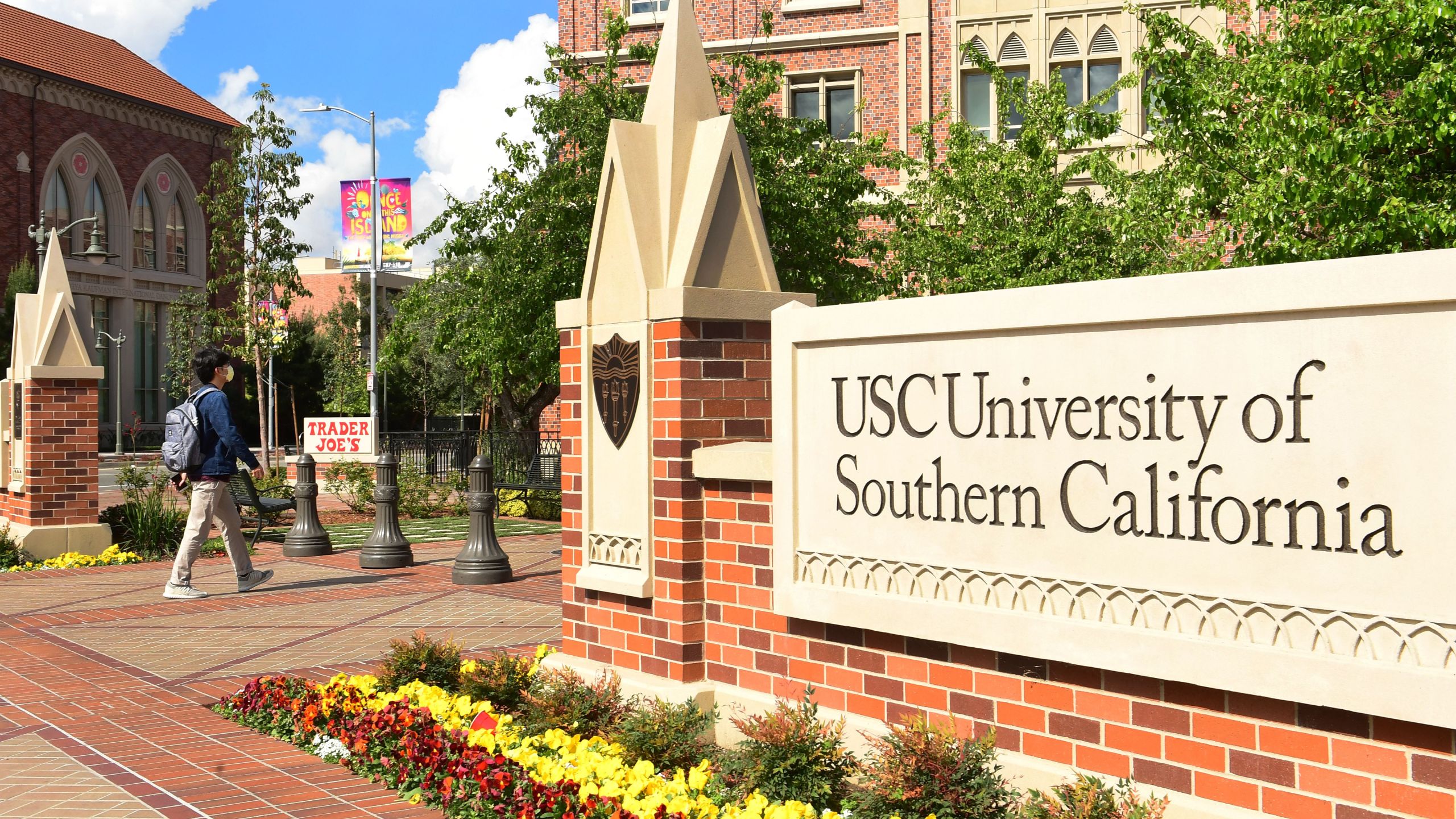 USC to hike tuition 3.5% next school year, whether or not classrooms reopen
