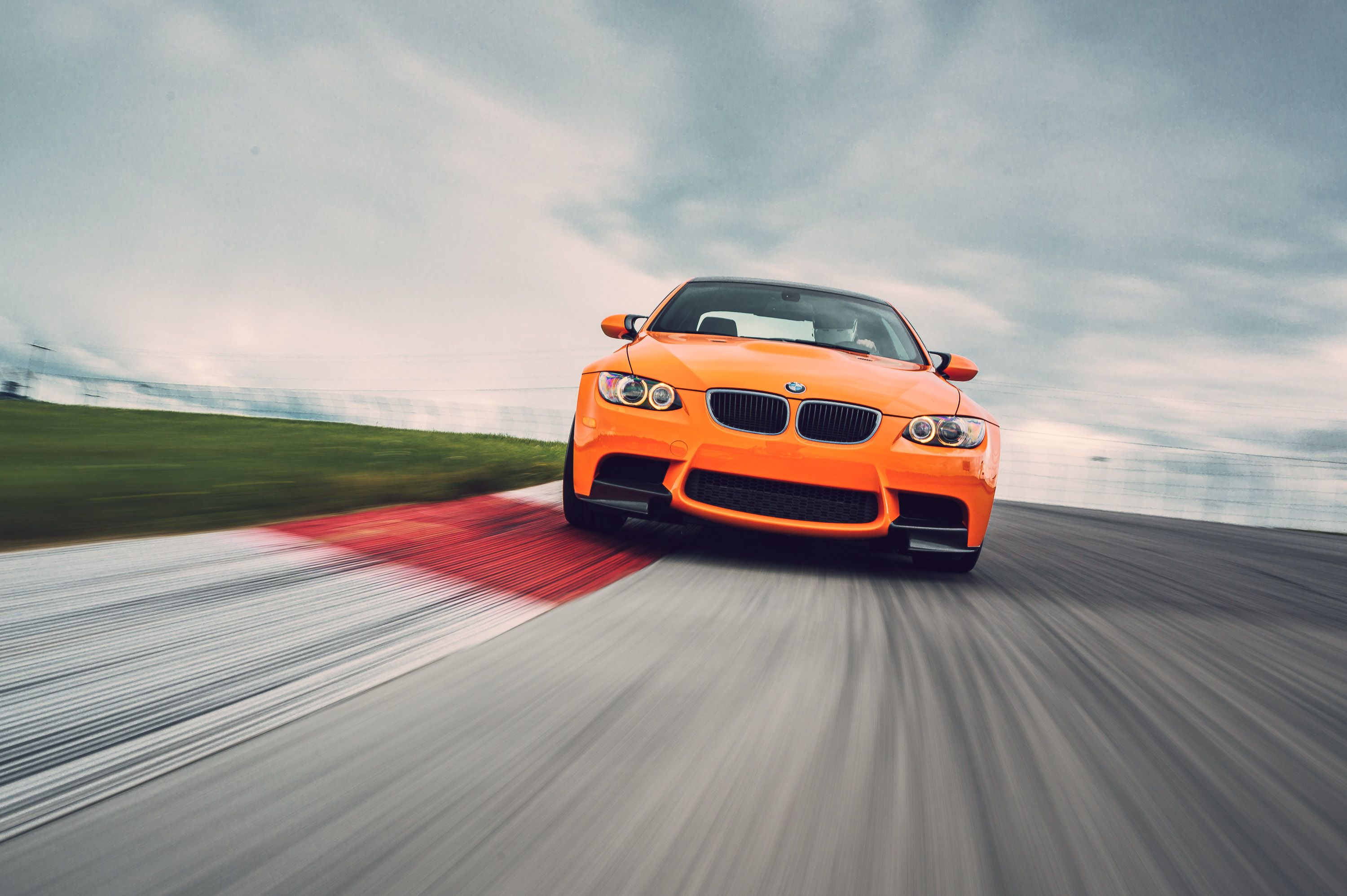 BMW E92 M3 Sounds Like Screaming Thunder
