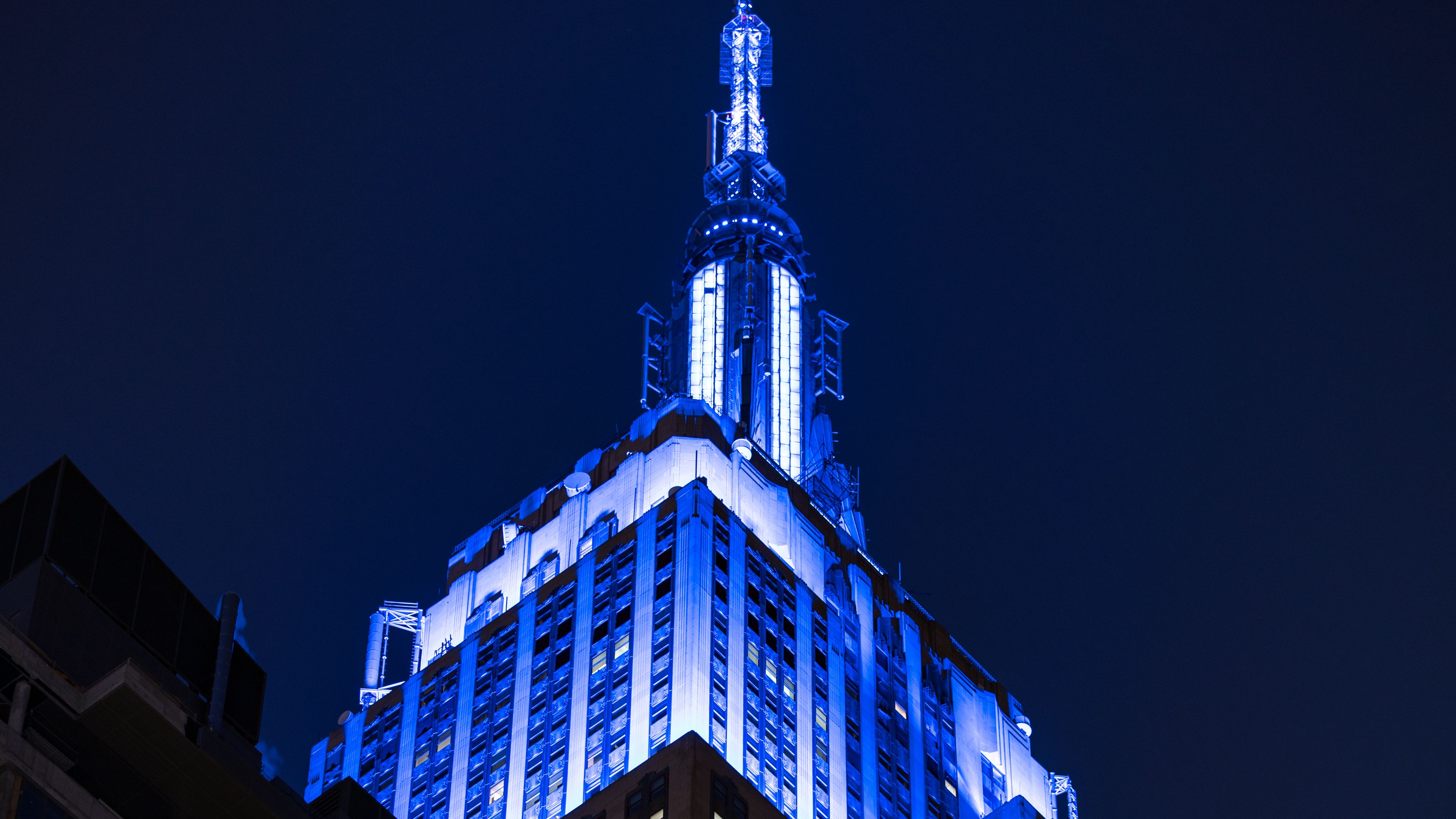 Download wallpaper 3840x2160 empire state building, building, architecture, backlighting, night, dark, new york 4k uhd 16:9 HD background