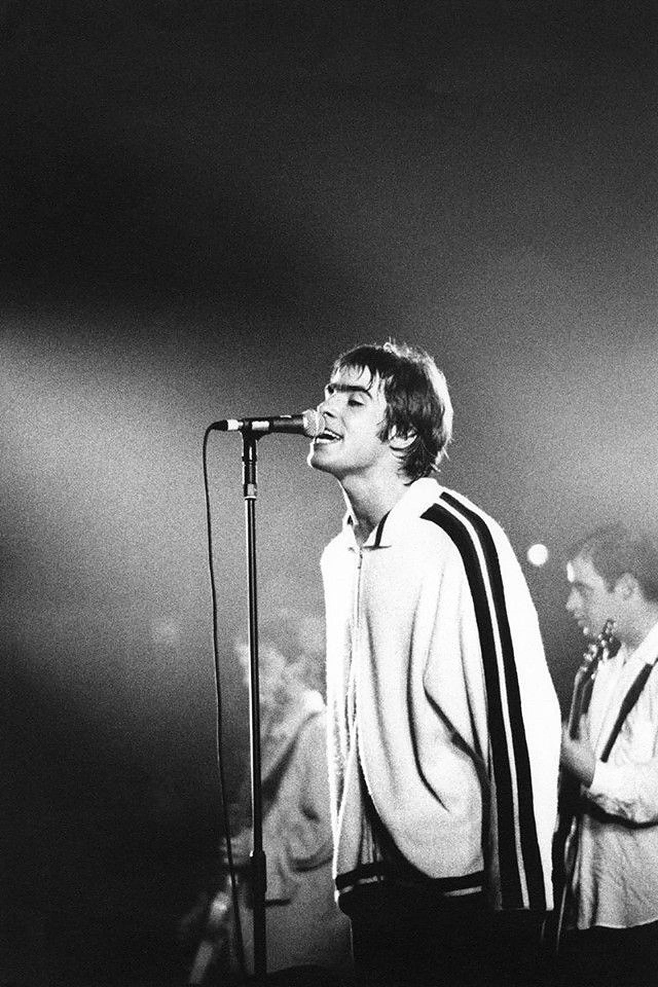 Download Oasis Lead Vocalist Wallpaper
