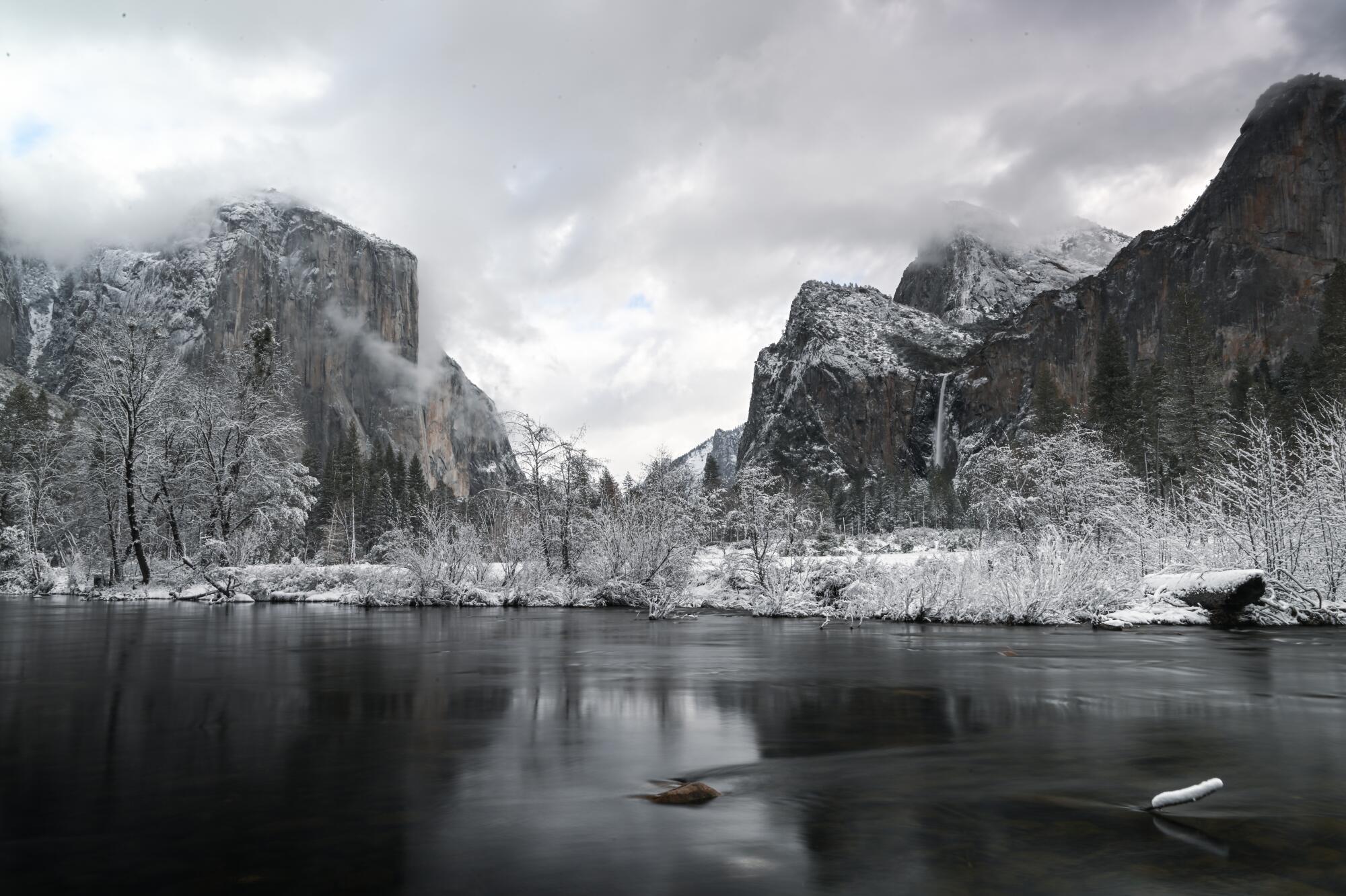 Photos: Yosemite National Park blanketed in snow. Park closed indefinitely Angeles Times