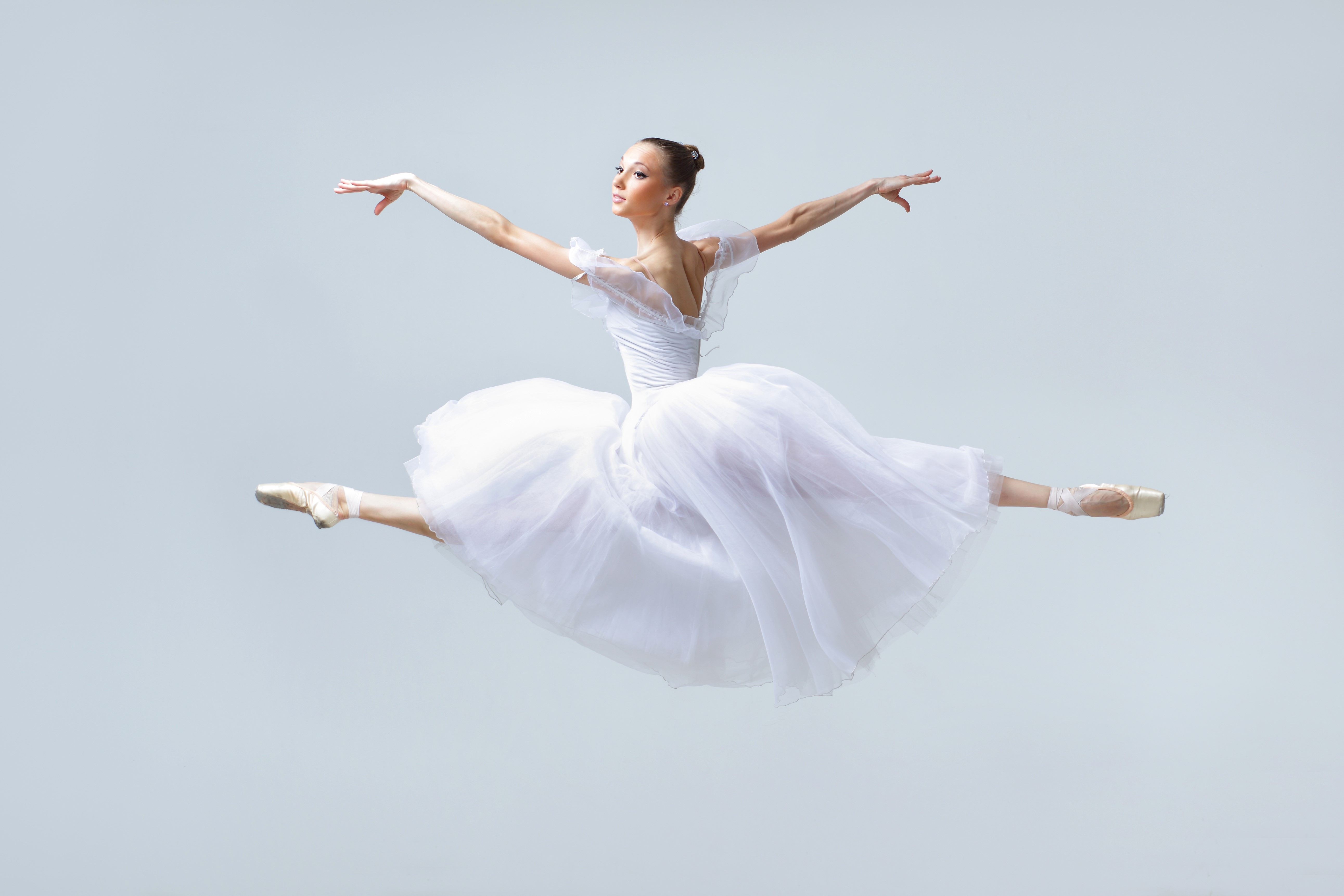 4K, 5K, Jump, Dance, Dress, Brown haired, Hands, Ballet Gallery HD Wallpaper
