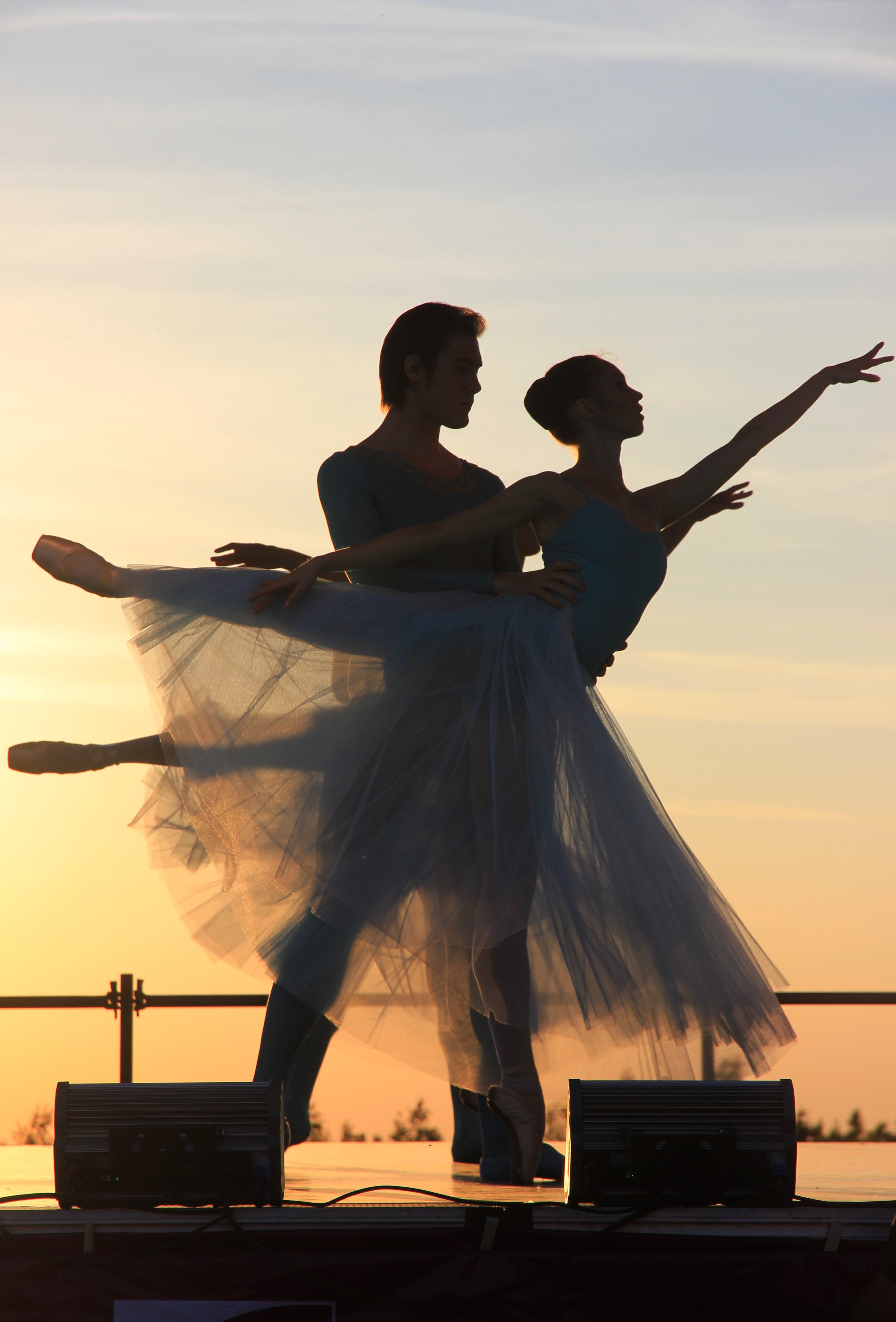 Wallpaper / ballet evening sunset dance couple sky summer 4k wallpaper free download