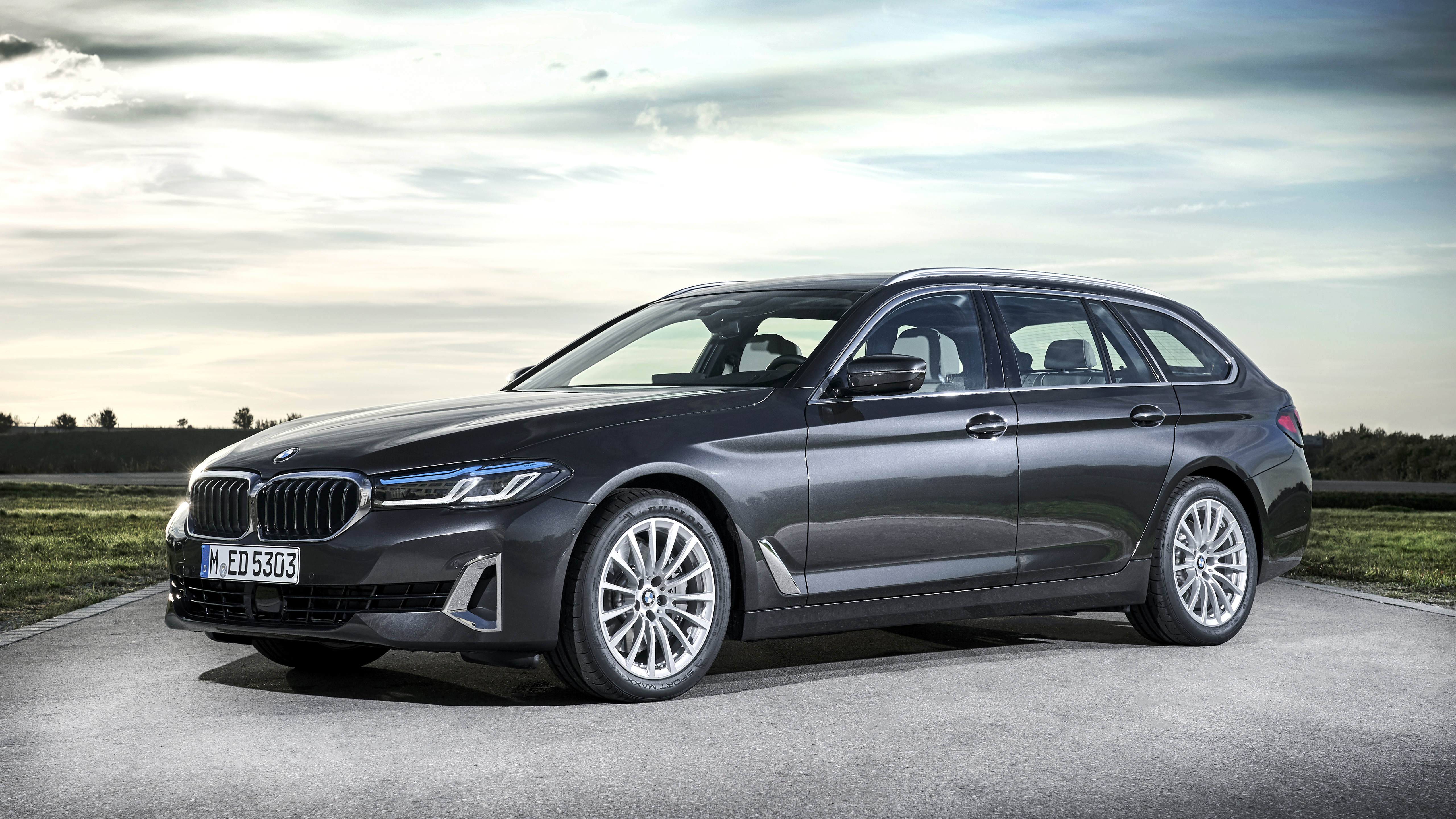 BMW 530d xDrive Touring Luxury Line 2020 5K Wallpaper Car Wallpaper