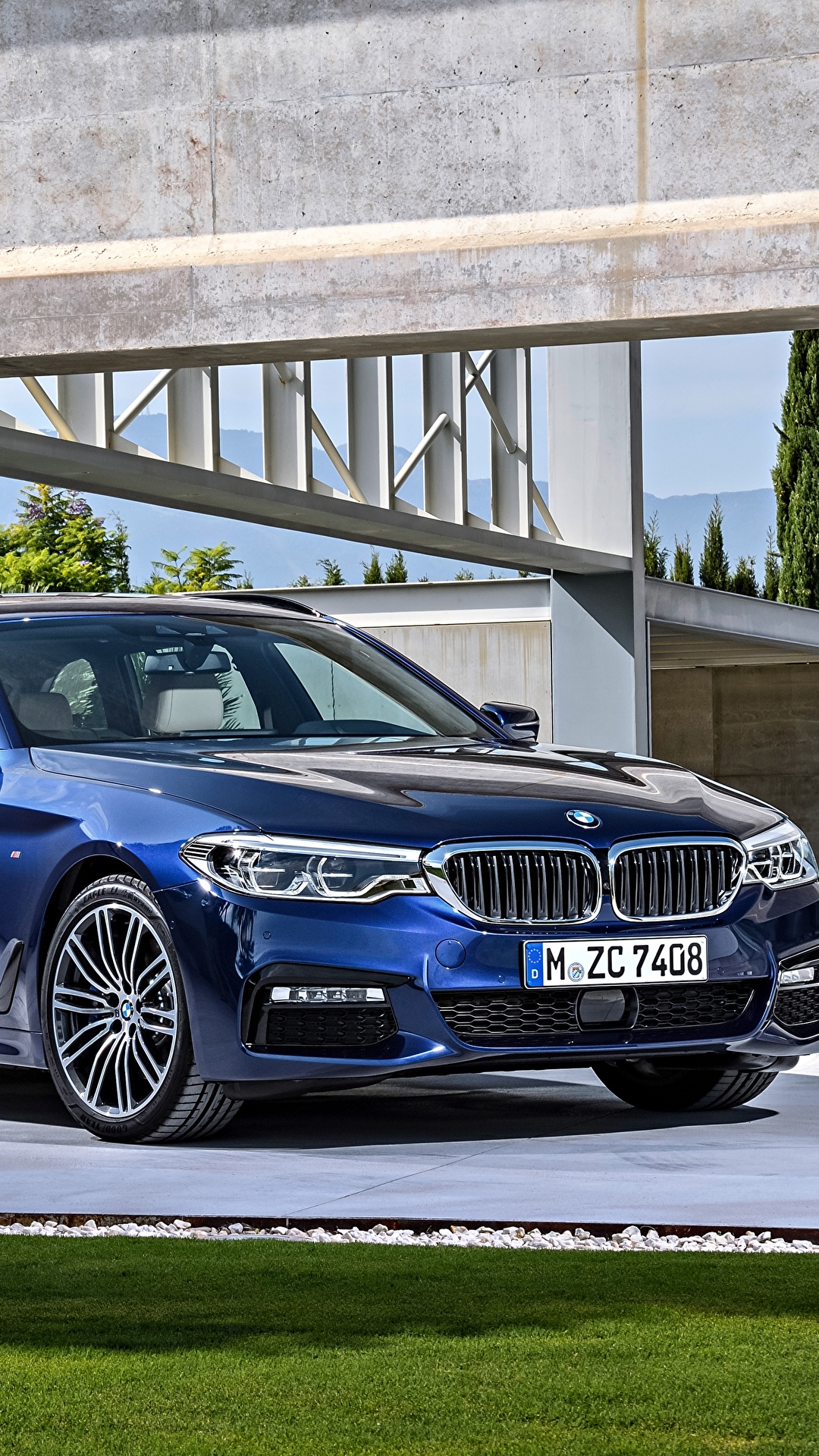 image BMW 2017 530d xDrive Touring M Sport Worldwide Blue 1080x1920