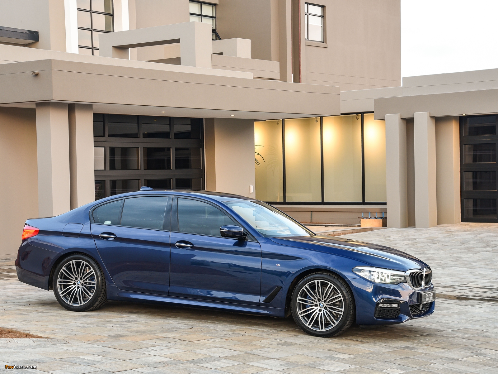 BMW 530d Sedan M Sport ZA Spec (G30) 2017 Wallpaper (1600x1200)