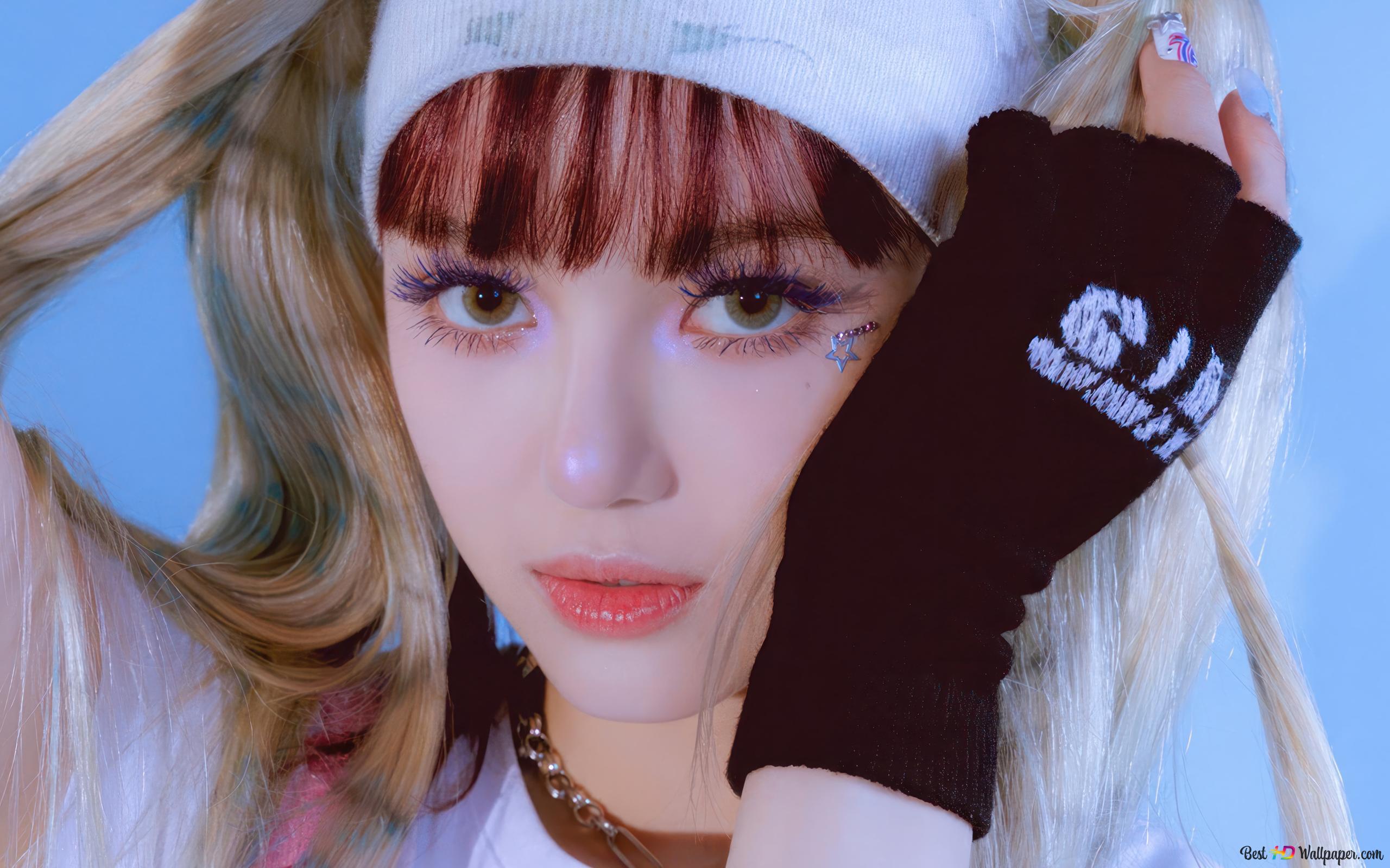 NewJeans' Danielle. OMG MV Shoot 4K wallpaper download